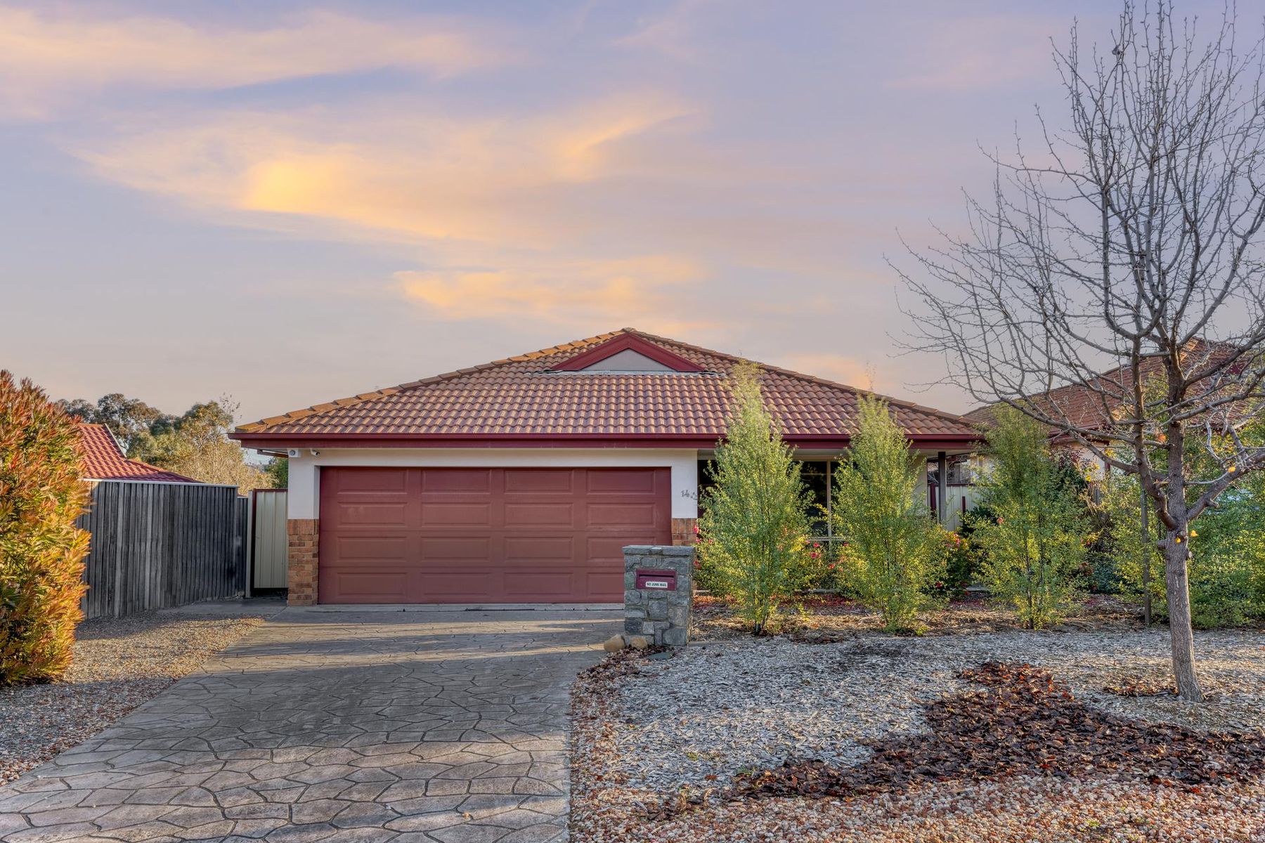14 Bluestone Gardens, Jerrabomberra - Thumbnail 2