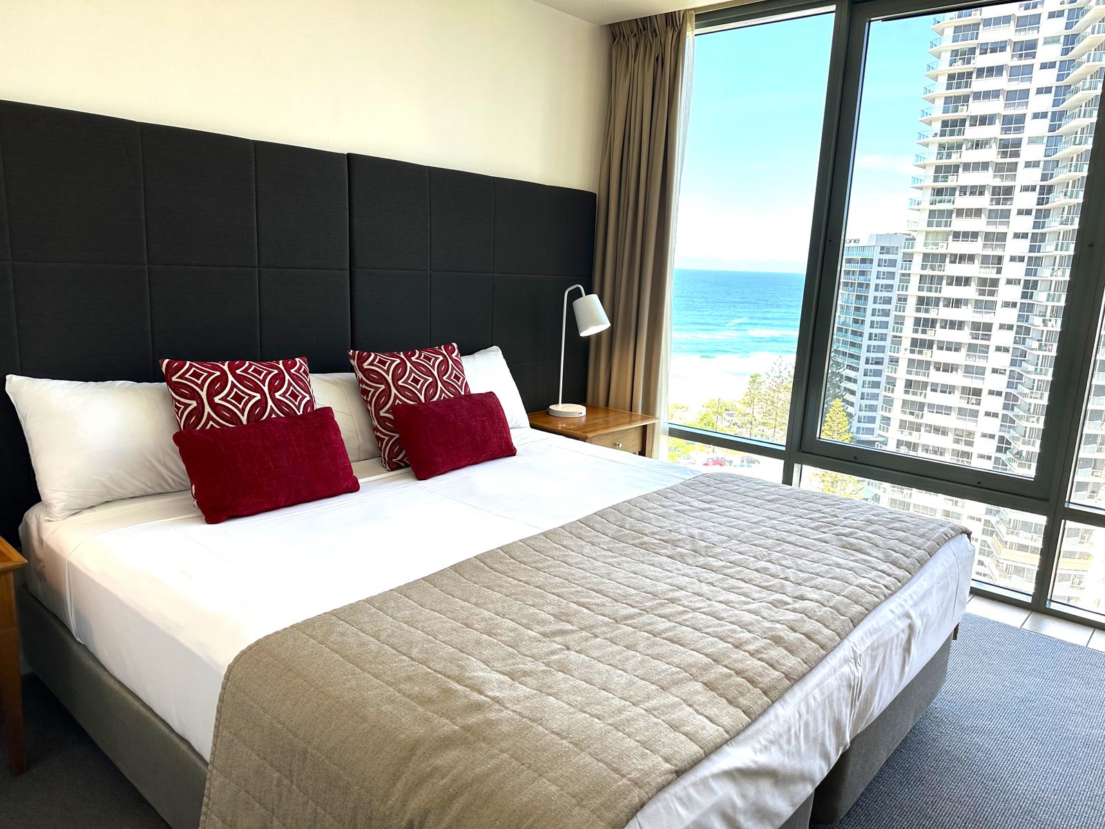 1213-1214/25 Laycock Street, Surfers Paradise QLD 4217, Surfers Paradise - Thumbnail 2