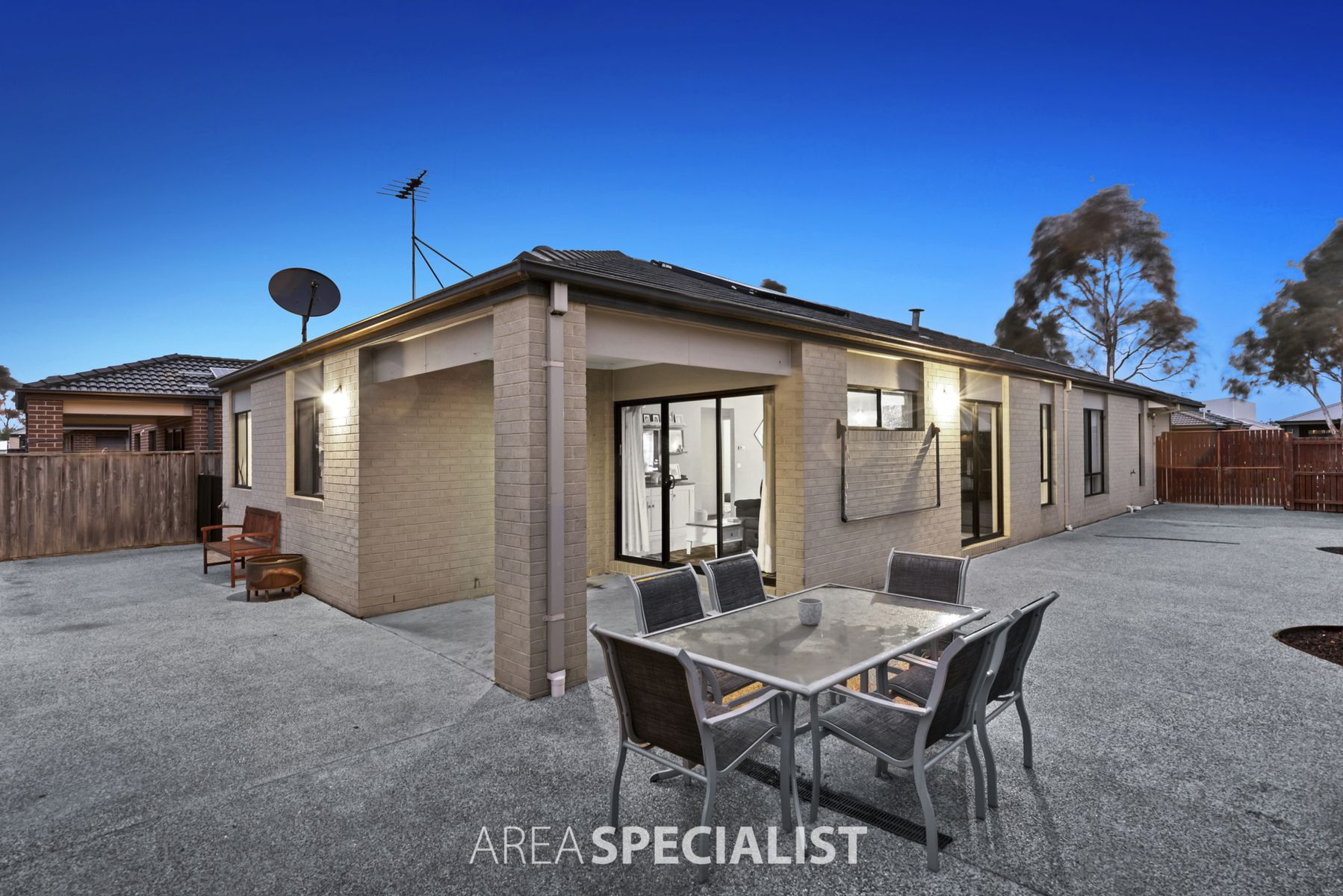 14 Davenport Crescent, Cranbourne West, VIC 3977, Cranbourne West - Thumbnail 8
