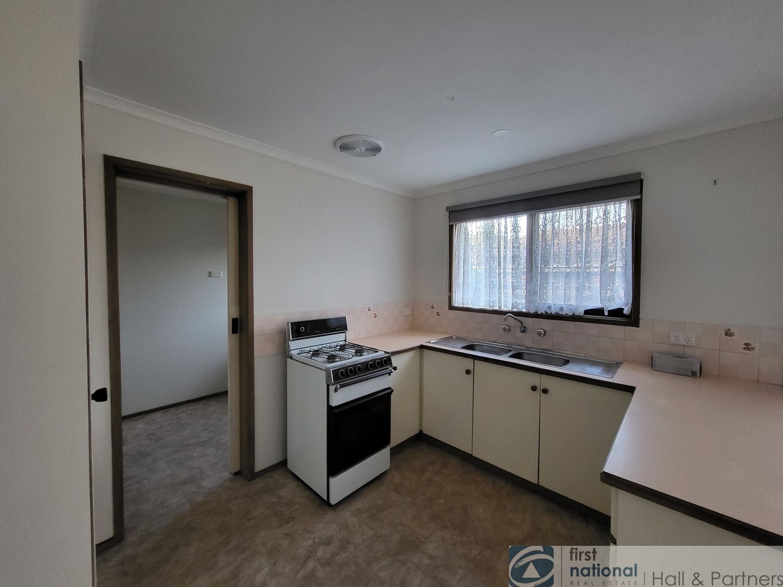1/39 General Joshua Drive, Hampton Park VIC 3976, Hampton Park - Thumbnail 3