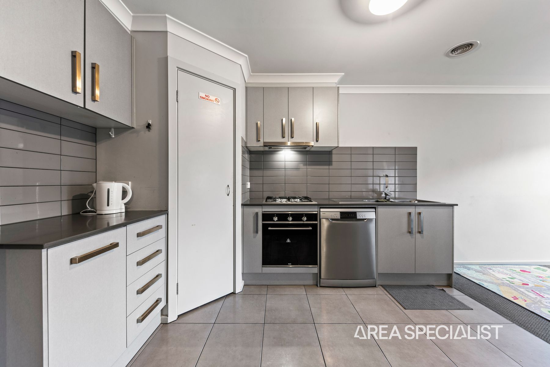 42 Henry Street, Pakenham, VIC 3810, Pakenham - Thumbnail 6