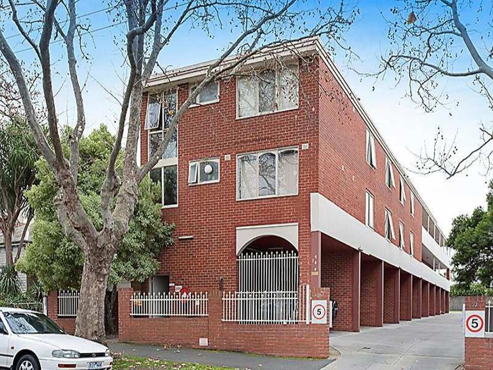 32/22-28 Canterbury Street, Flemington - Thumbnail 2