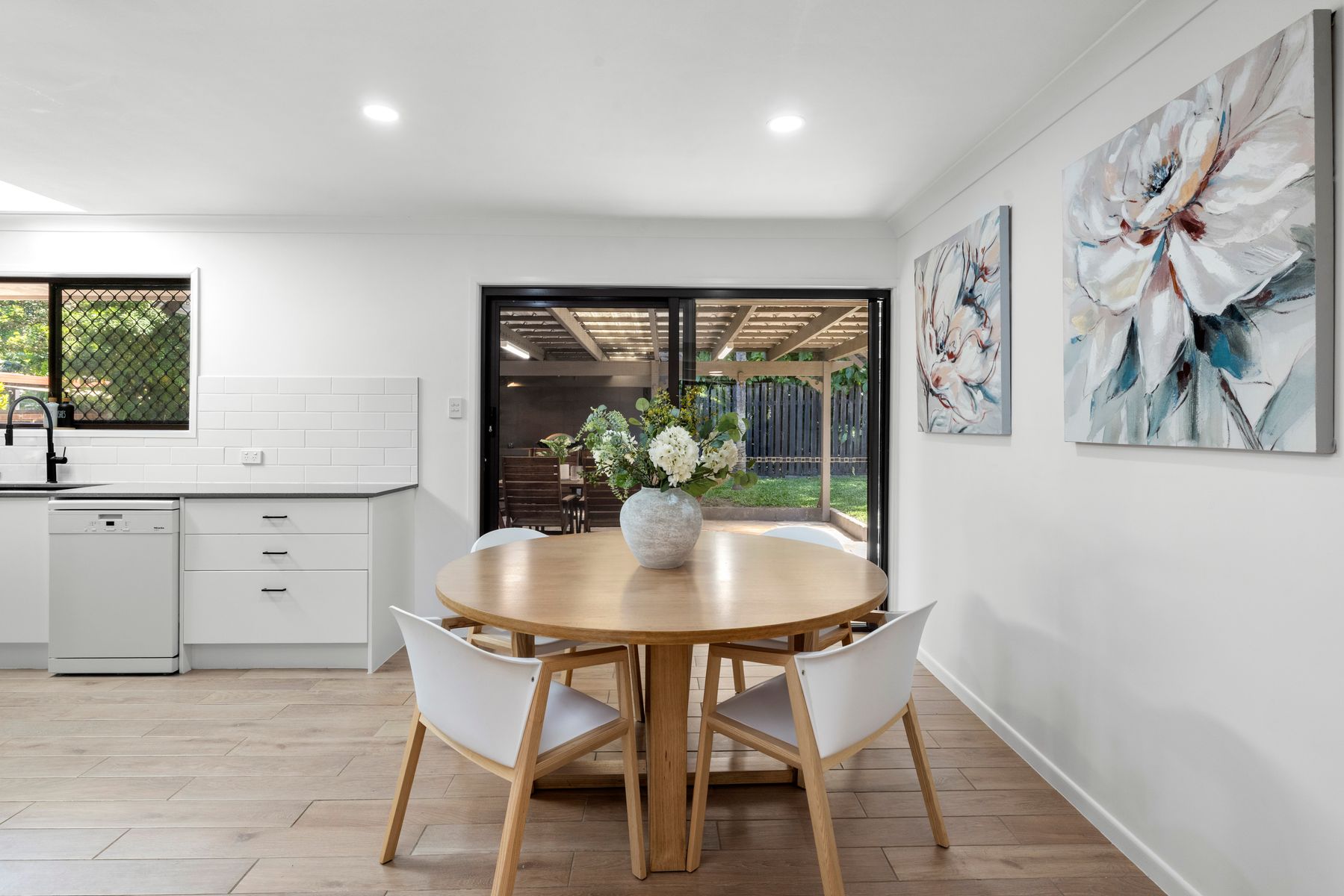16 Lawson Street, Capalaba QLD 4157, Capalaba - Thumbnail 7