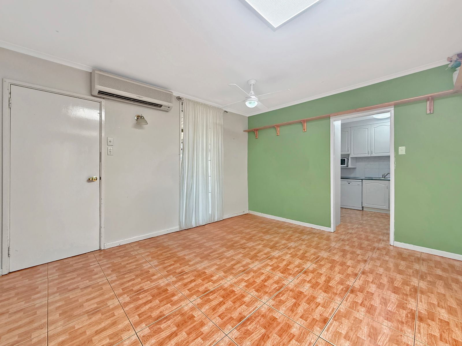 160 WOODS TERRACE, Braitling NT 0870, Braitling - Thumbnail 4