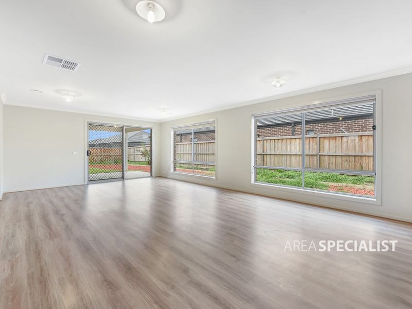 83 Aquatic Drive, Cranbourne West, VIC 3977, Cranbourne West - Thumbnail 6