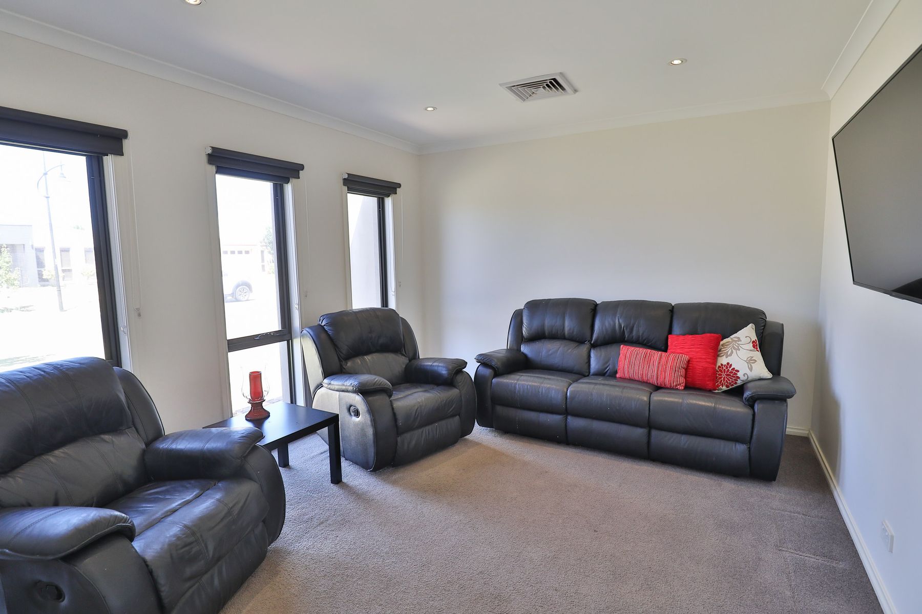 14 Oasis Boulevard, Mildura - Thumbnail 4