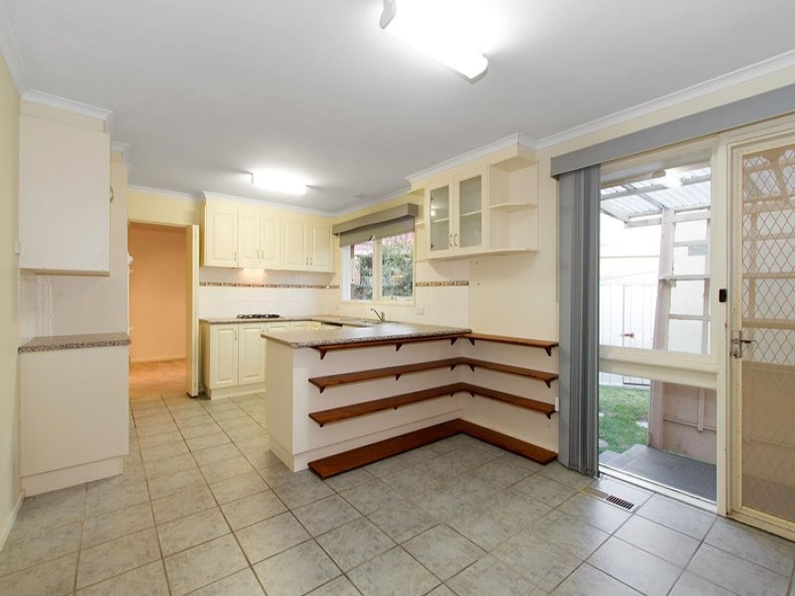 10 Cheviot Road, Keysborough, VIC 3173, Keysborough - Thumbnail 3