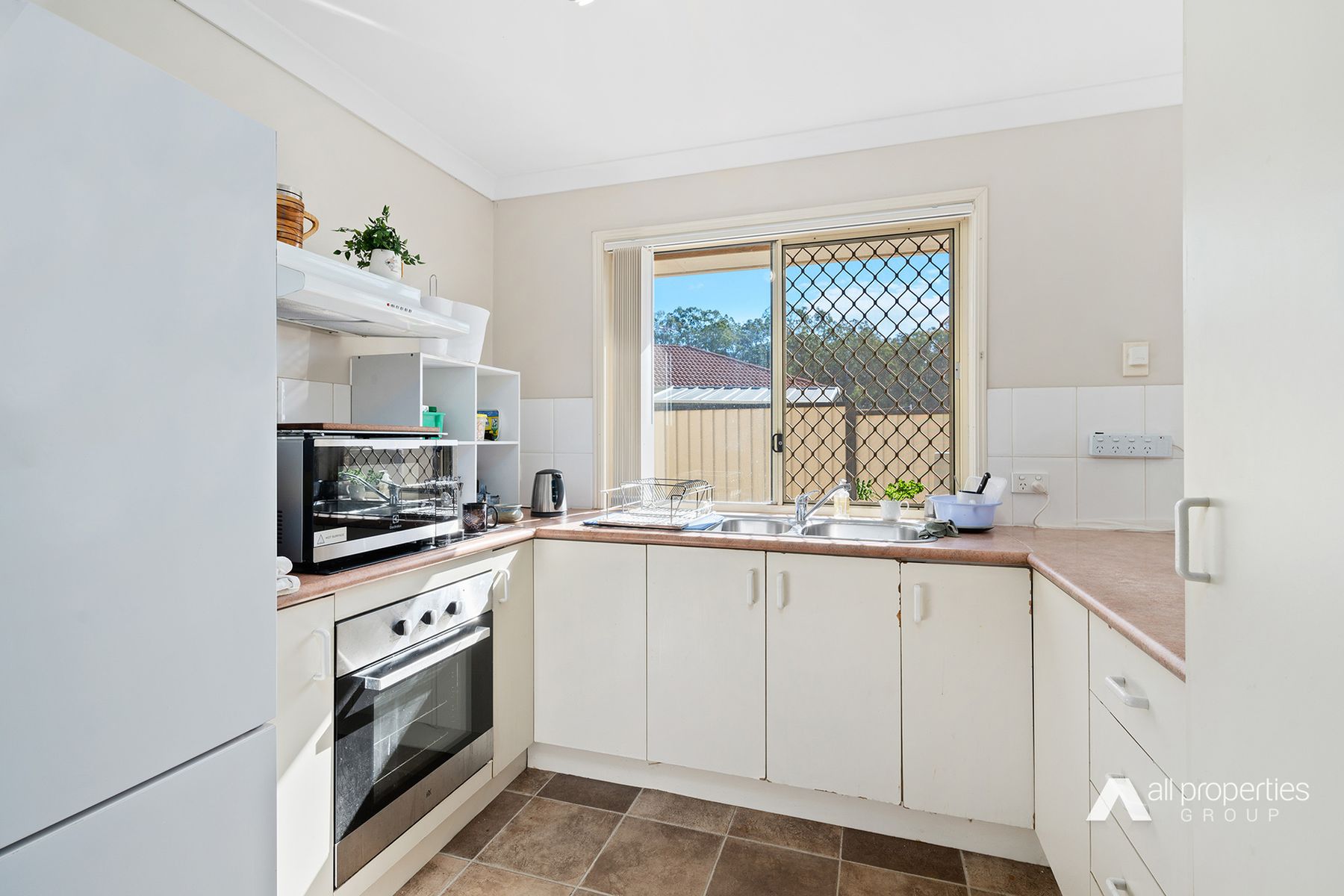 15 Park Close, Hillcrest QLD 4118, Hillcrest - Thumbnail 4