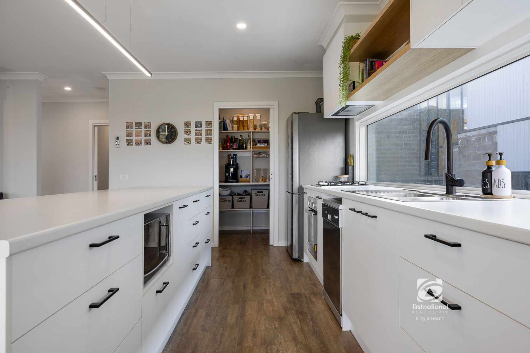 6 Riviera Court, Lakes Entrance VIC 3909, Lakes Entrance - Thumbnail 2