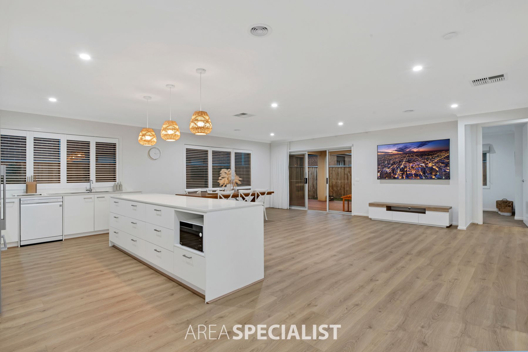 17 Burnbank Parade, Clyde North, VIC 3978, Clyde North - Thumbnail 8