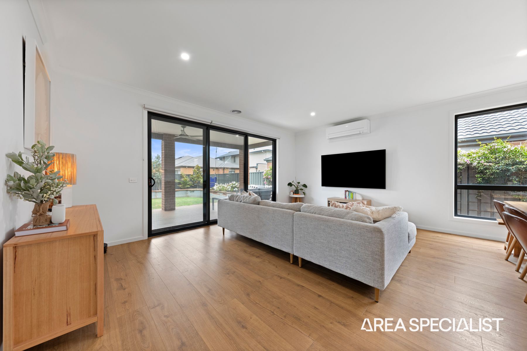 26 Aegean Street, Clyde North, VIC 3978, Clyde North - Thumbnail 5