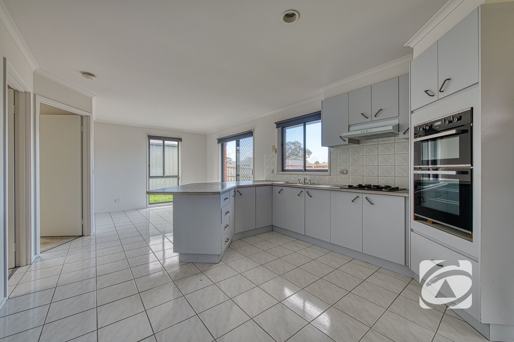 48 Insignia Crescent, Berwick VIC 3806, Berwick - Thumbnail 2