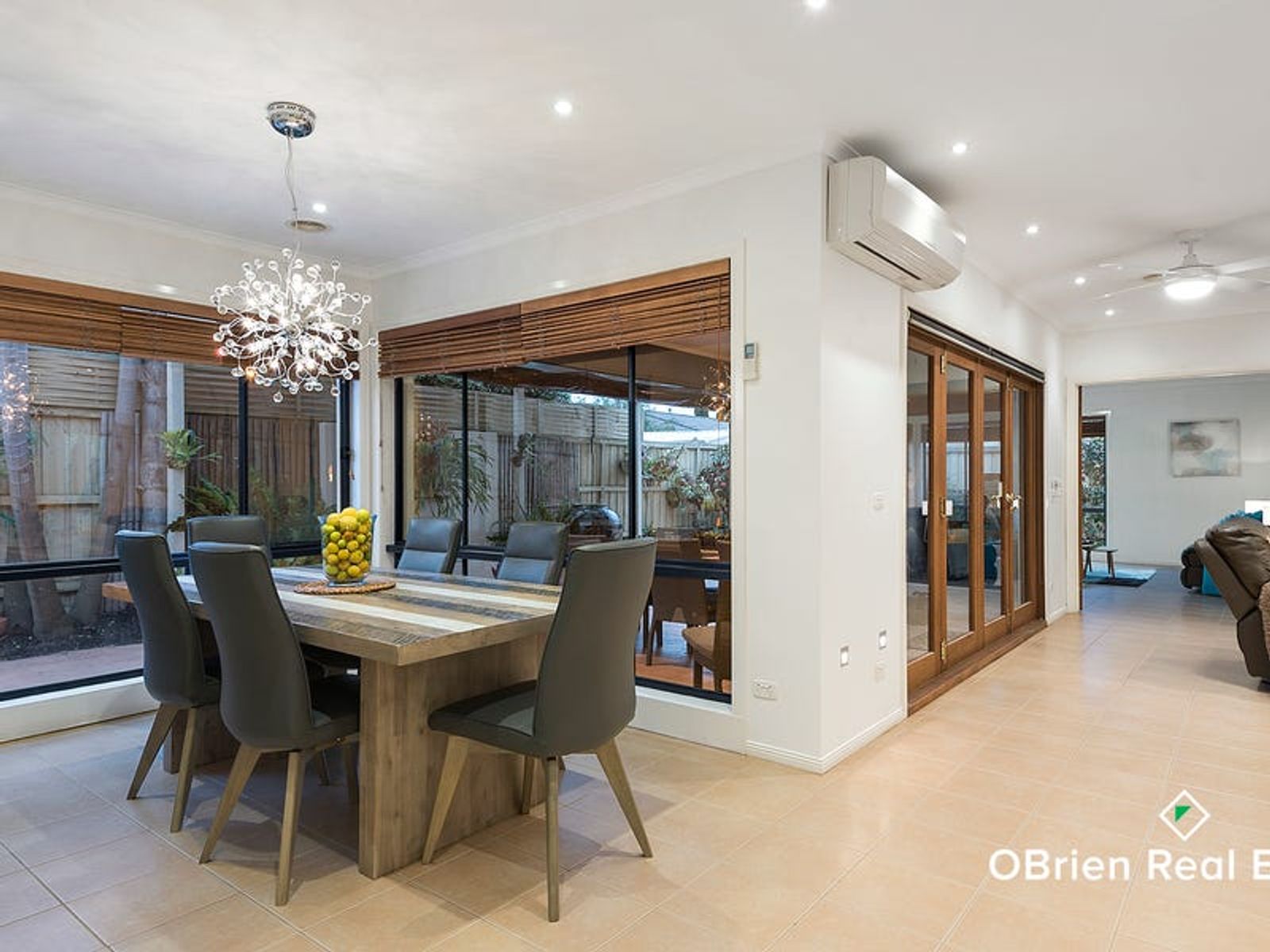 16 Champagne Grove, Narre Warren South, VIC 3805, Narre Warren South - Thumbnail 4