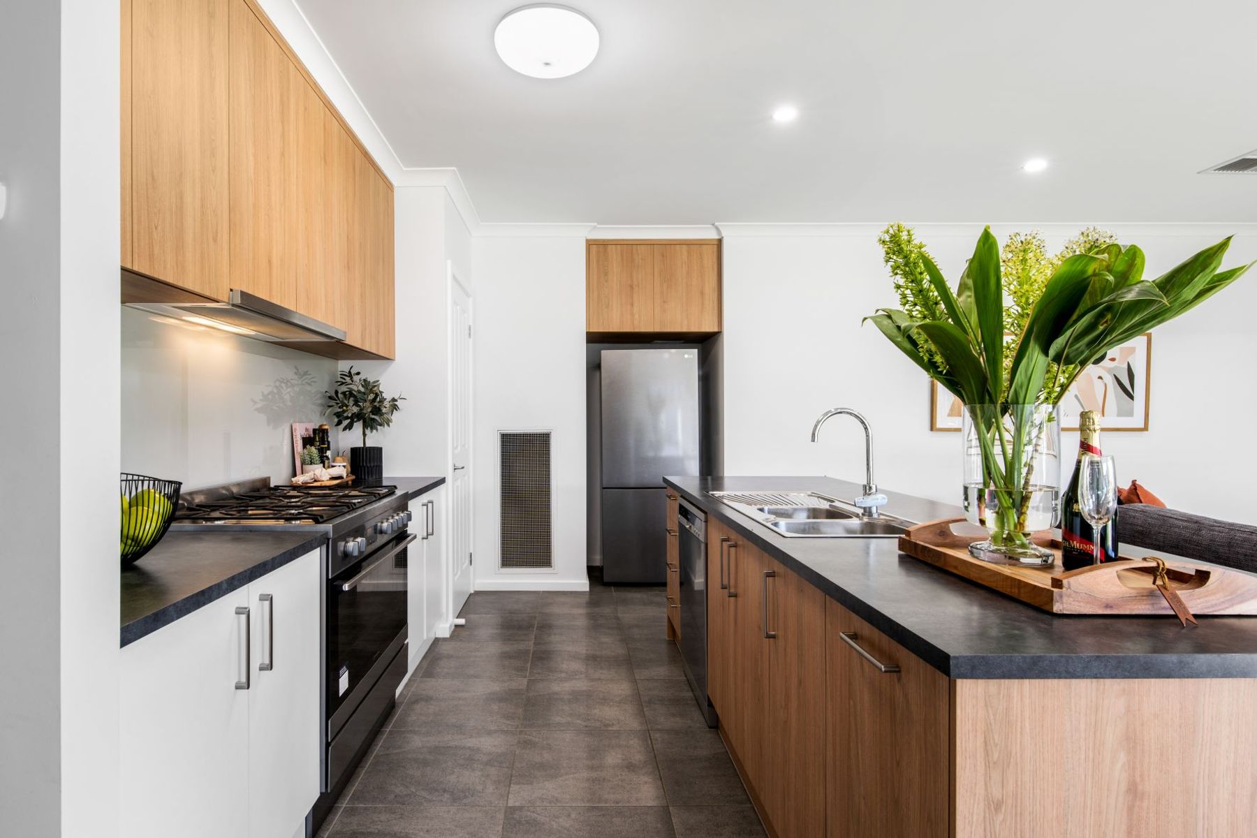 187 Newport Crescent, Thurgoona, NSW 2640, Thurgoona - Thumbnail 2