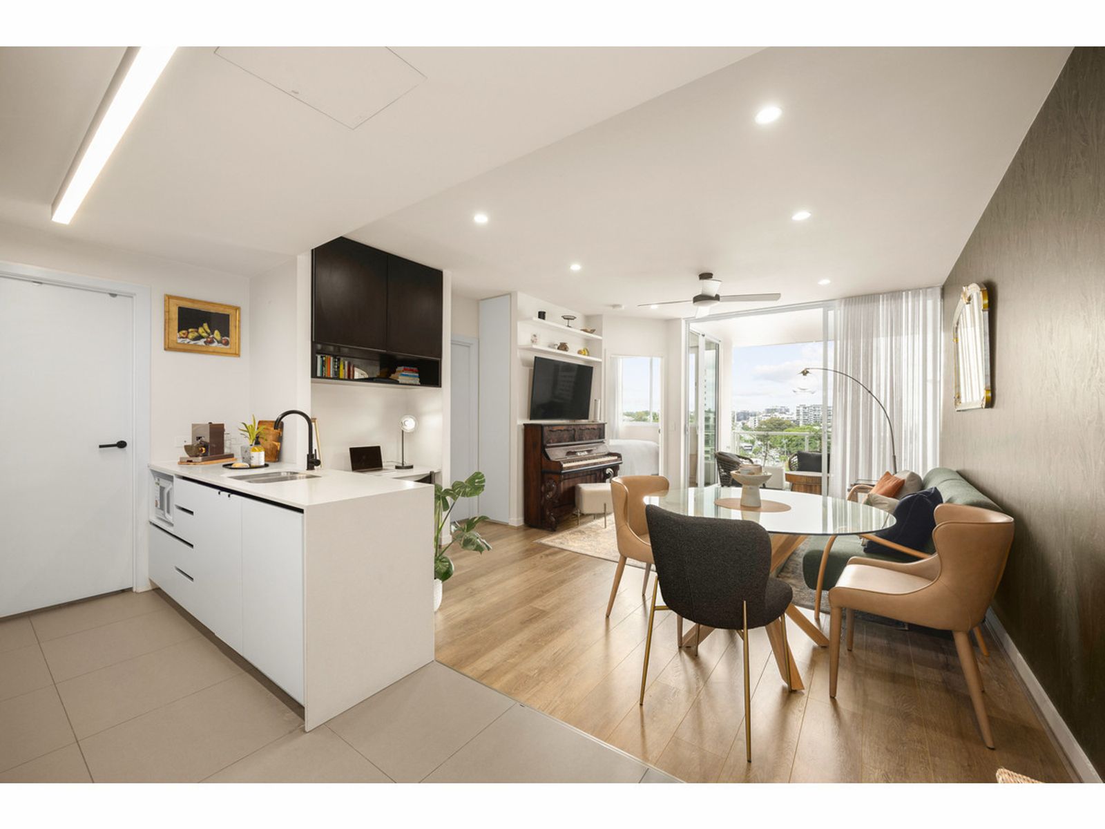809/8 Donkin Street, West End - Image 1