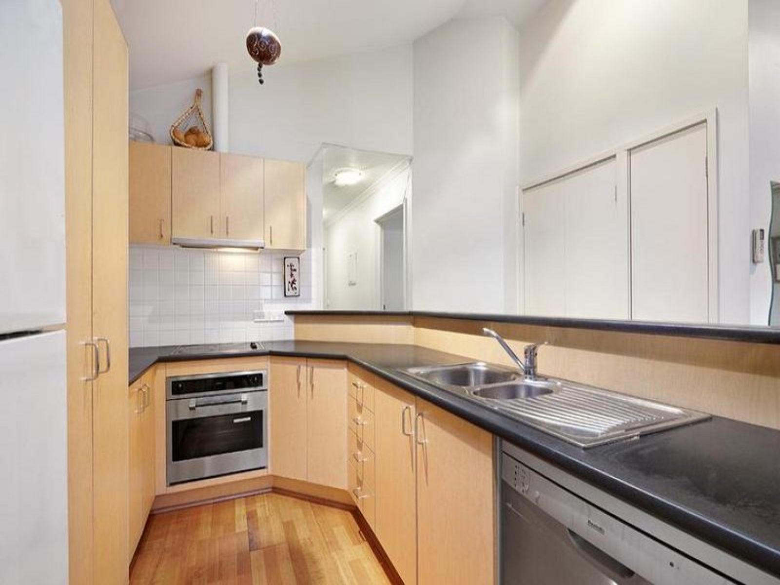 20/8-32 Howlett Street, Kensington - Thumbnail 4