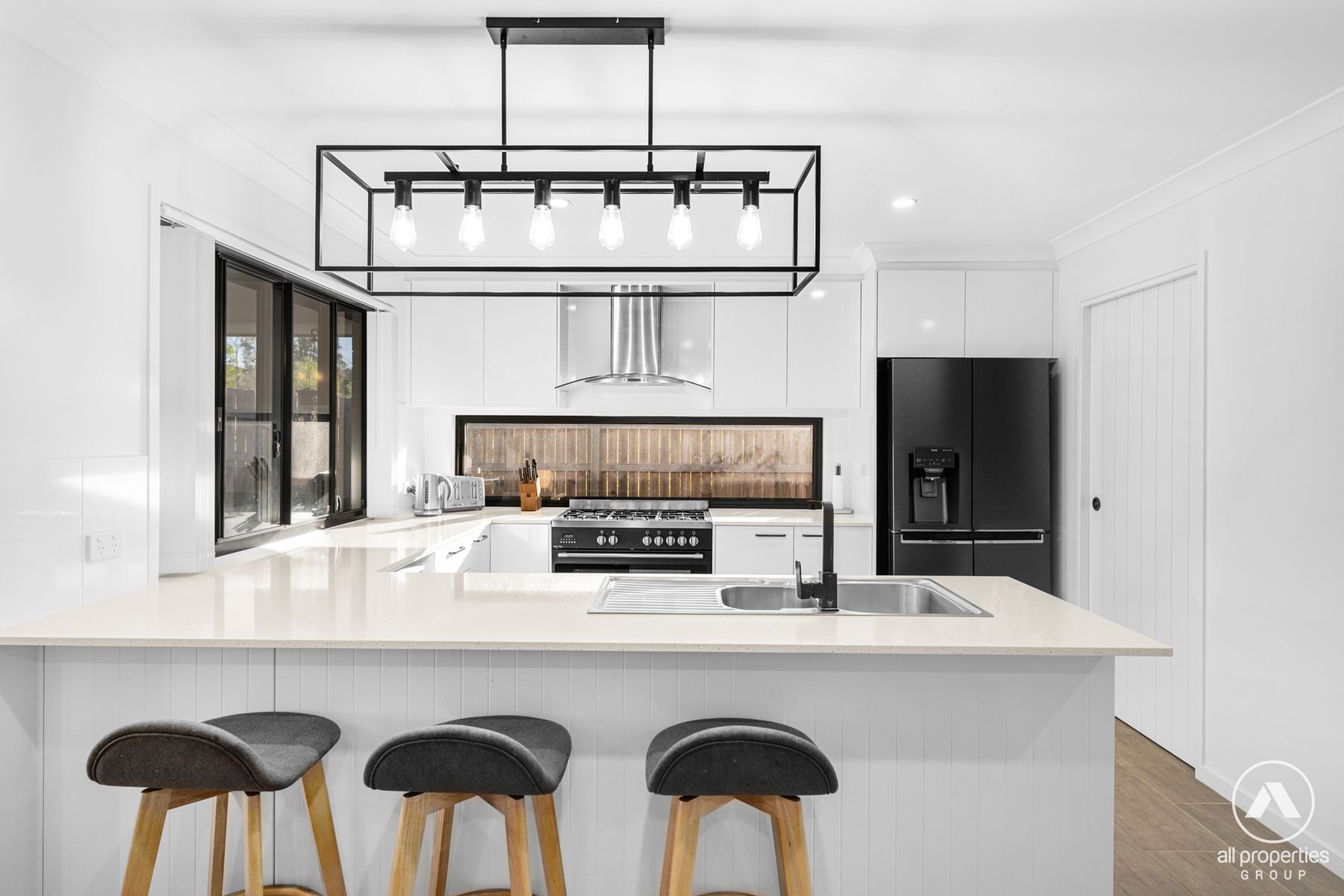 15 William Close, Park Ridge QLD 4125, Park Ridge - Thumbnail 2