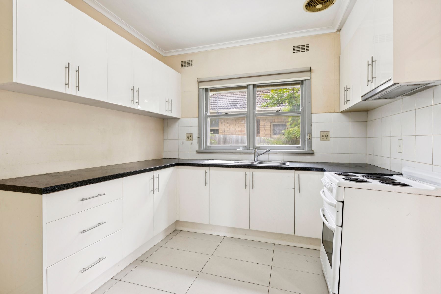 13 Goold Street, Burwood, Burwood - Thumbnail 4
