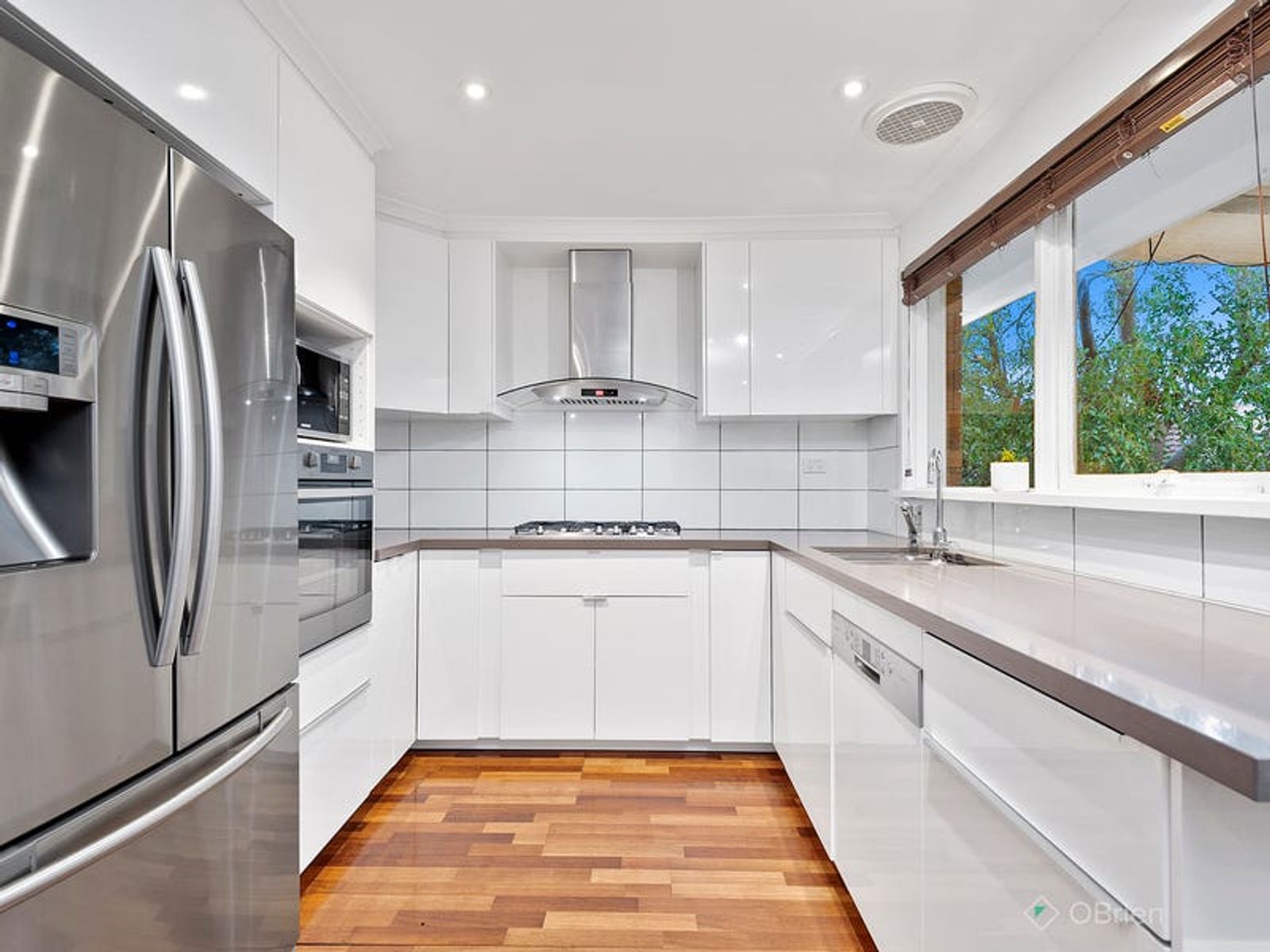 25 Nareen Avenue, Endeavour Hills, VIC 3802, Endeavour Hills - Thumbnail 2