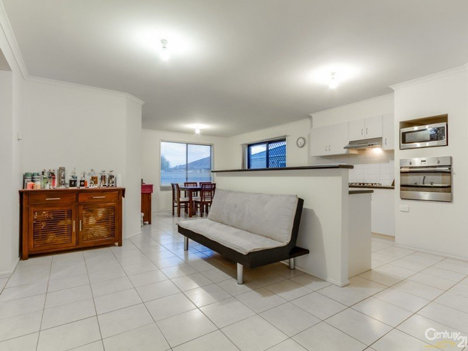 21 Maddock Drive, Cranbourne East - Thumbnail 8