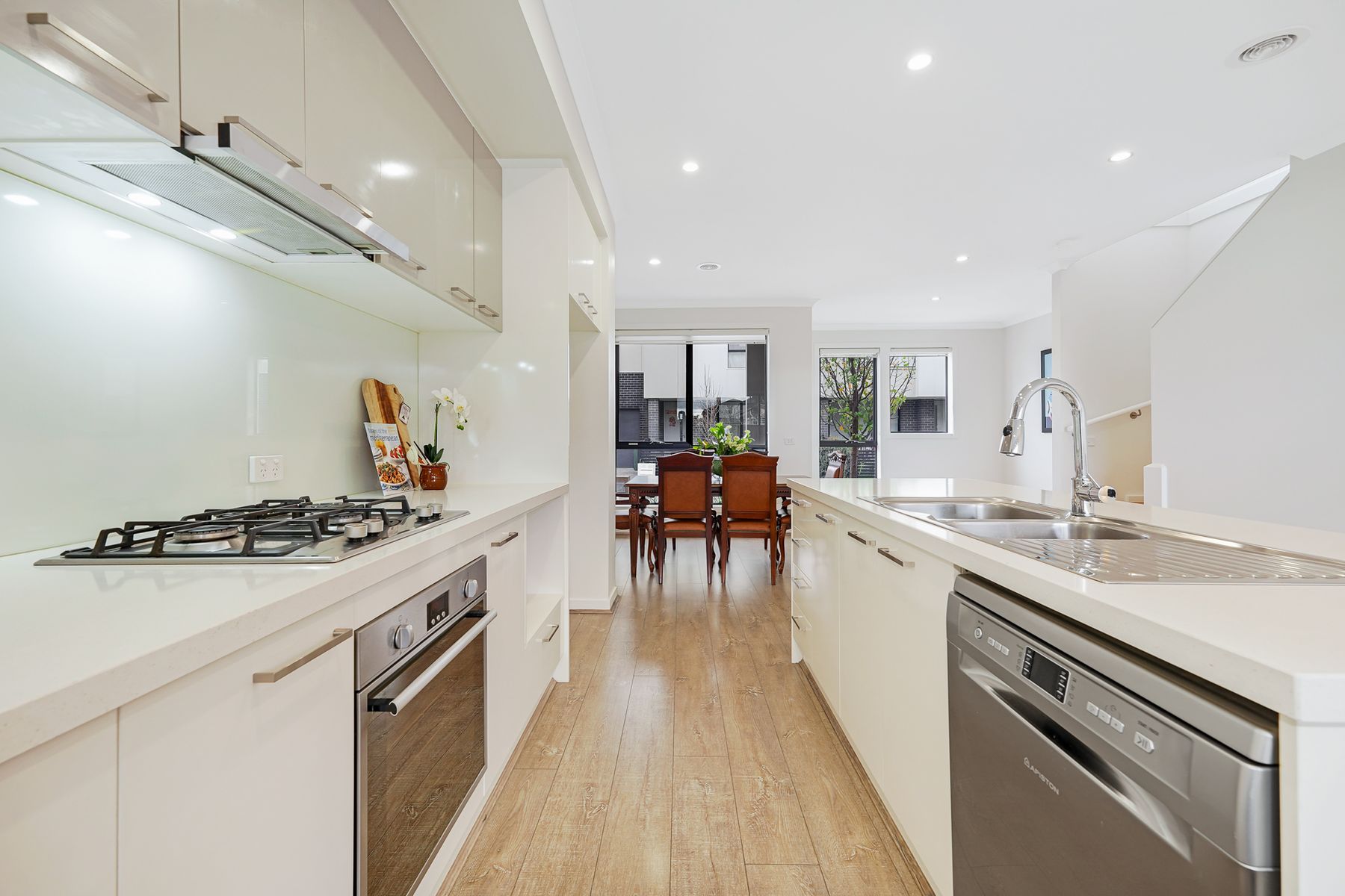10 Quarter Circuit, Springvale, VIC 3171, Springvale - Thumbnail 4