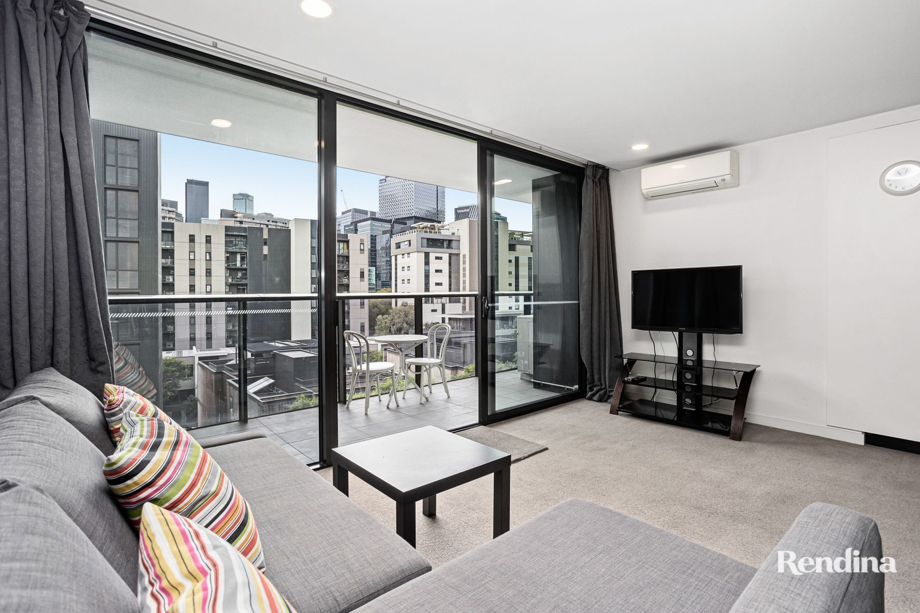 504/815 Bourke Street, Docklands - Thumbnail 3