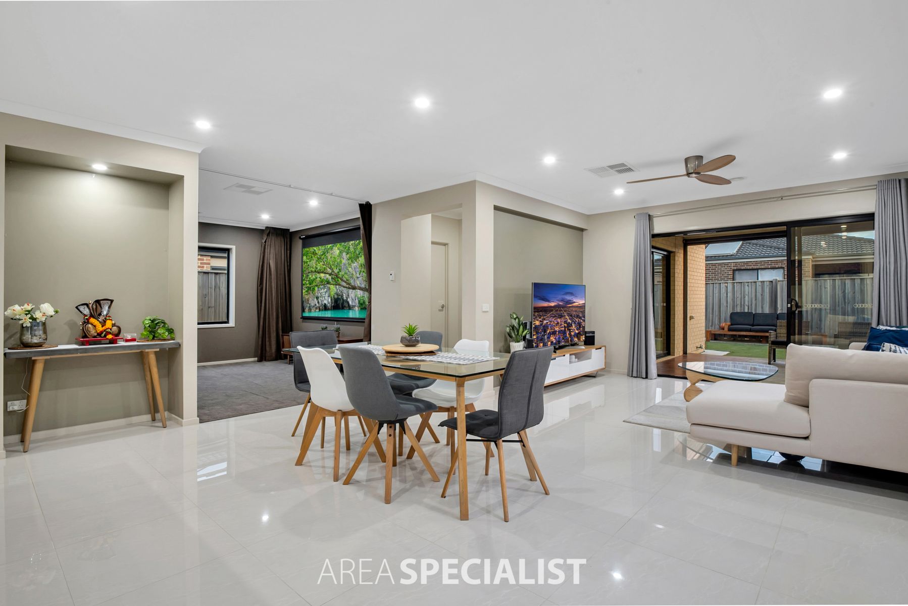 54 Clydevale Avenue, Clyde North, VIC 3978, Clyde North - Thumbnail 7