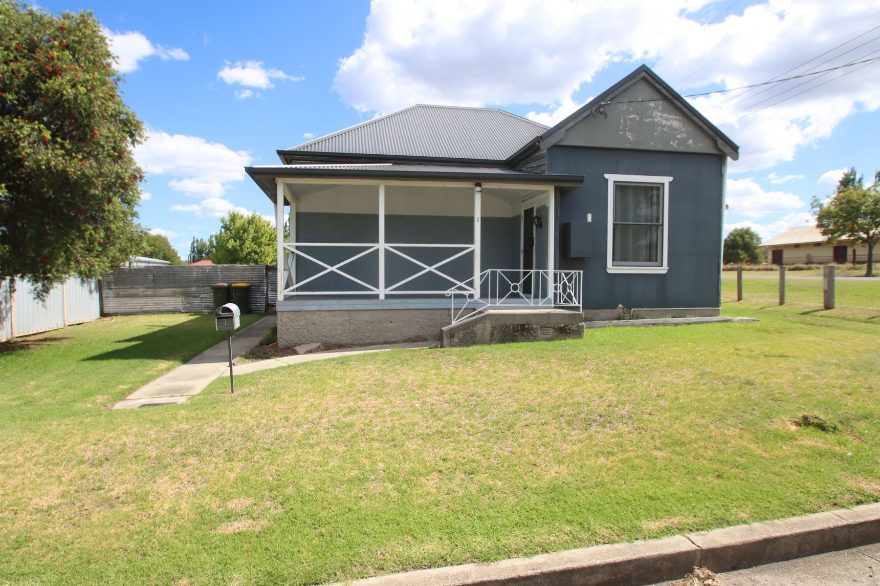 1 High Street, Tenterfield NSW 2372, Tenterfield - Image 1