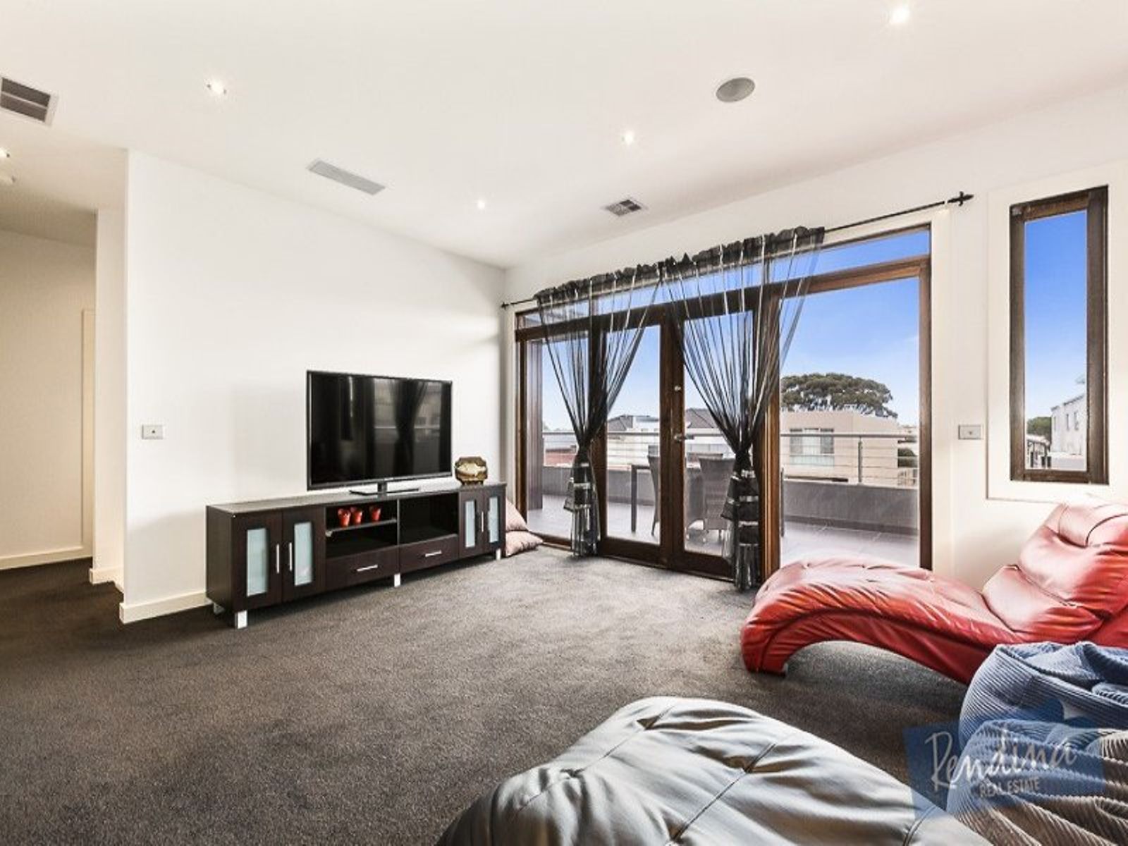 44 Lind Street, Strathmore - Thumbnail 8