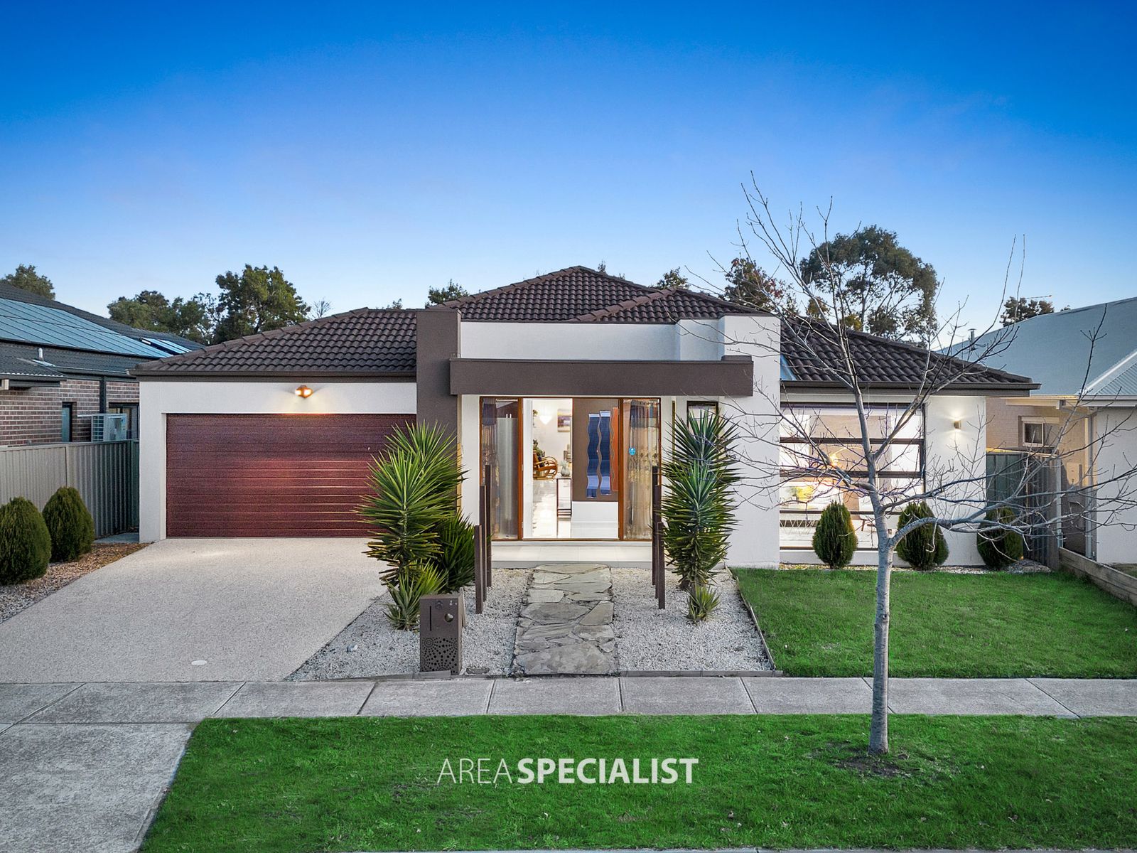 8 Stag Close, Cranbourne East, VIC 3977
