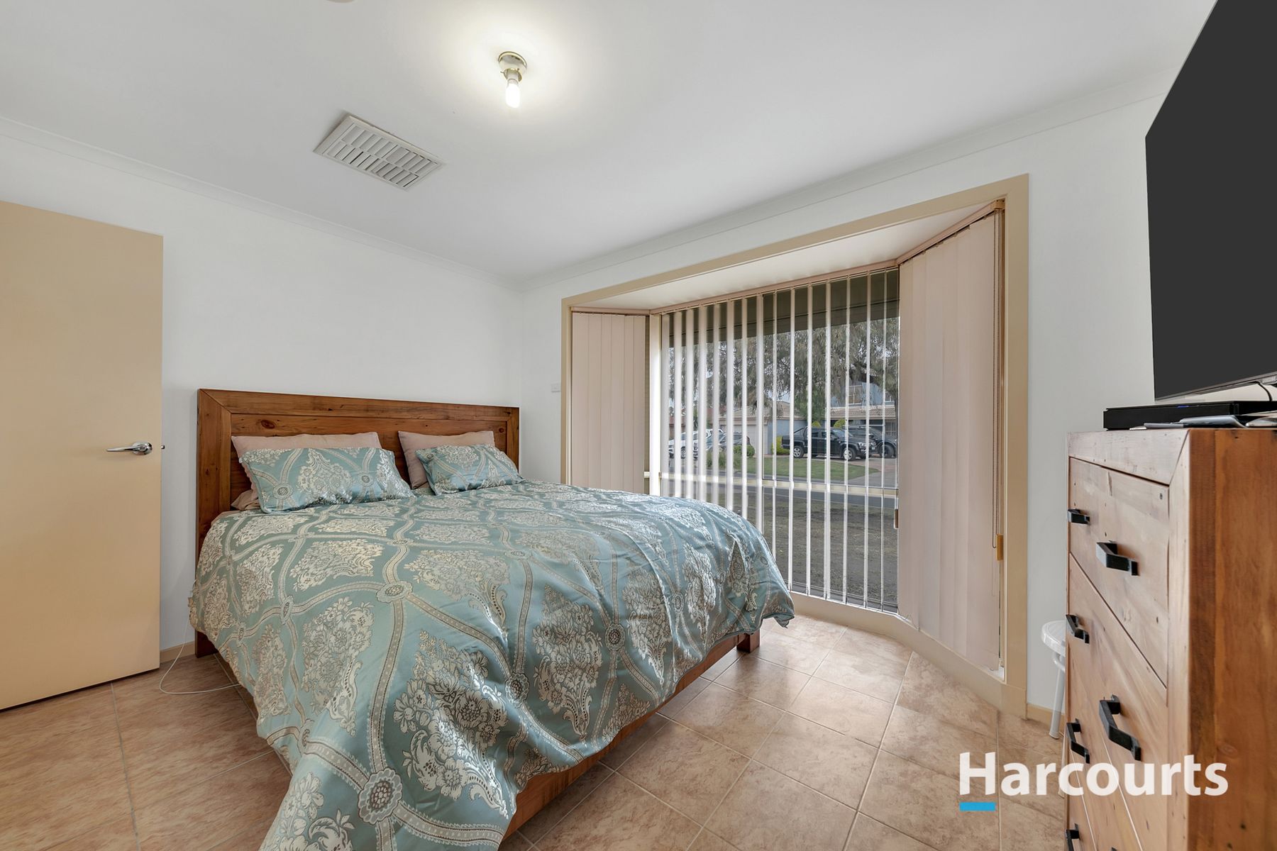 8 Ingoldsby Court, Delahey, VIC 3037, Delahey - Thumbnail 4