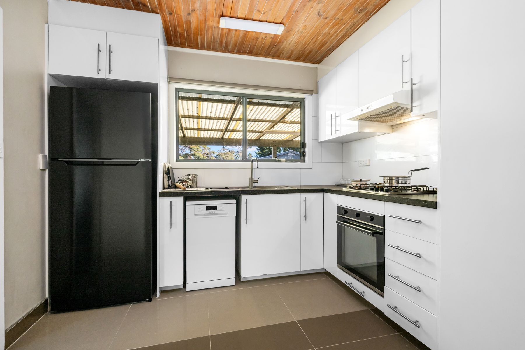 33 Ontario Avenue, Corio, Corio - Thumbnail 4