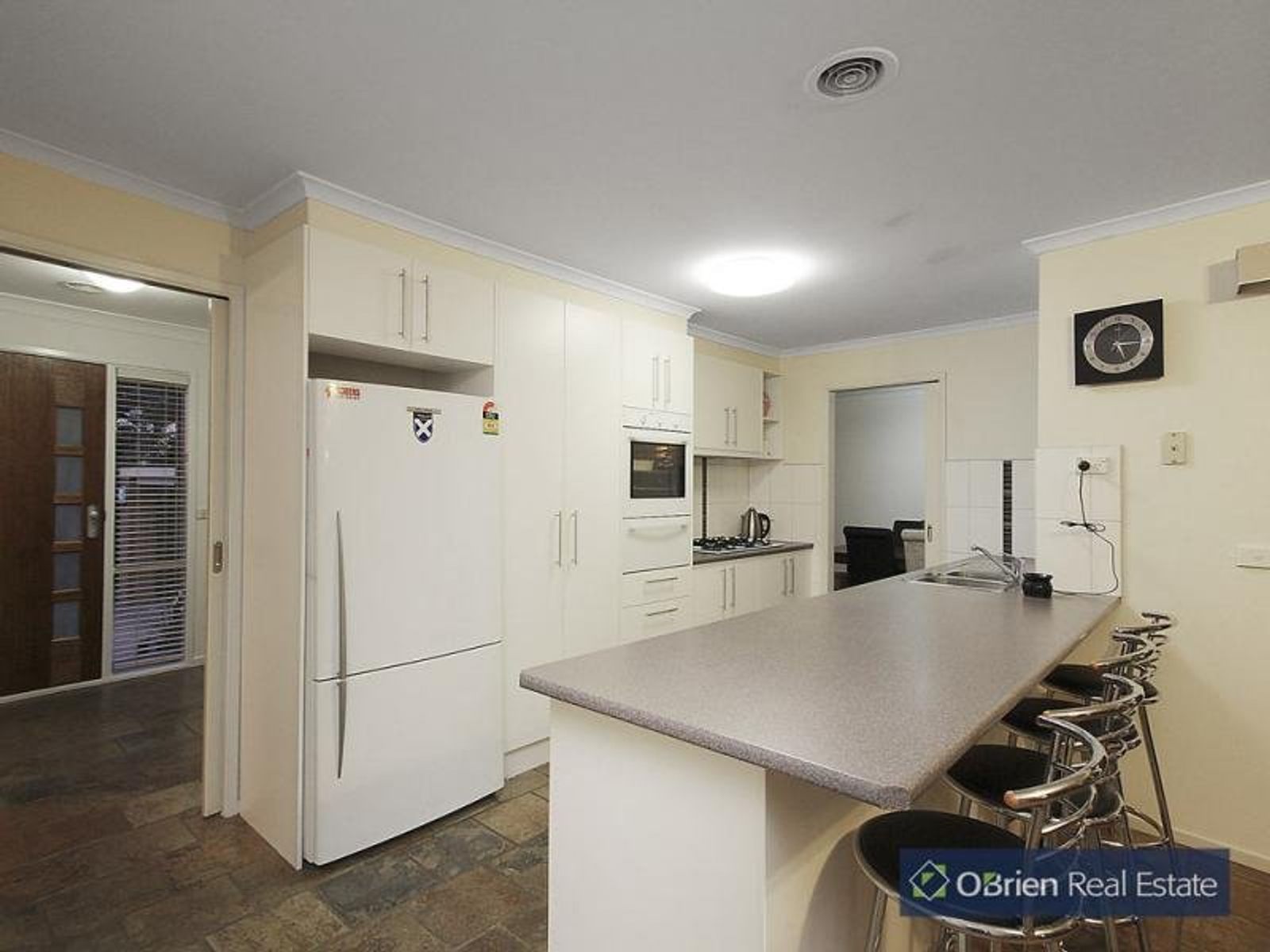 4 Orkney Close, Endeavour Hills, VIC 3802, Endeavour Hills - Thumbnail 3