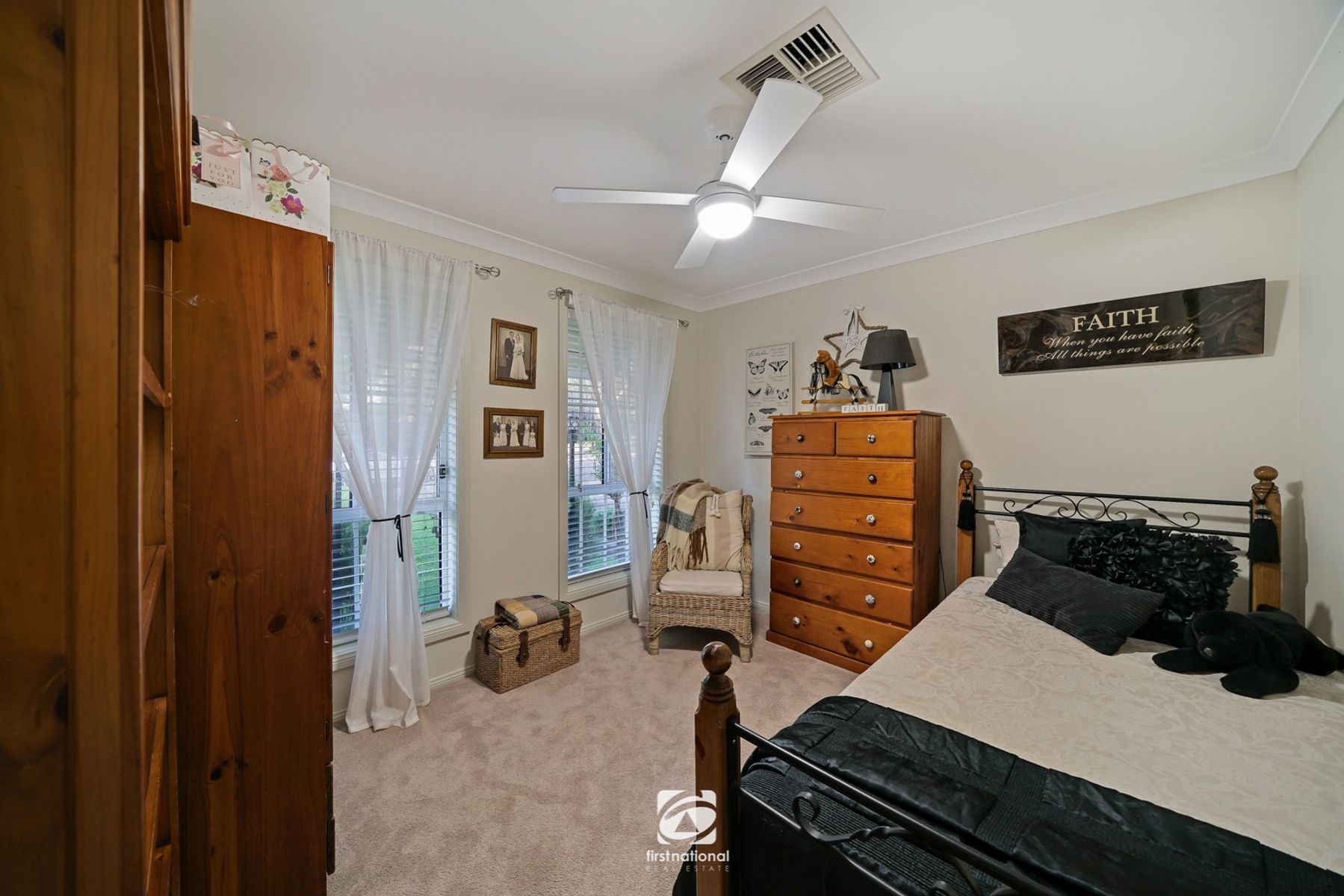 27 tristania st mount annan (4)
