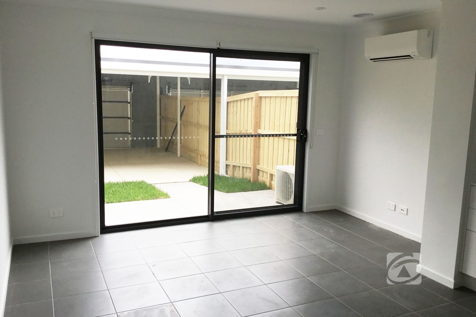 39 Hunt Way, Pakenham VIC 3810, Pakenham - Thumbnail 3