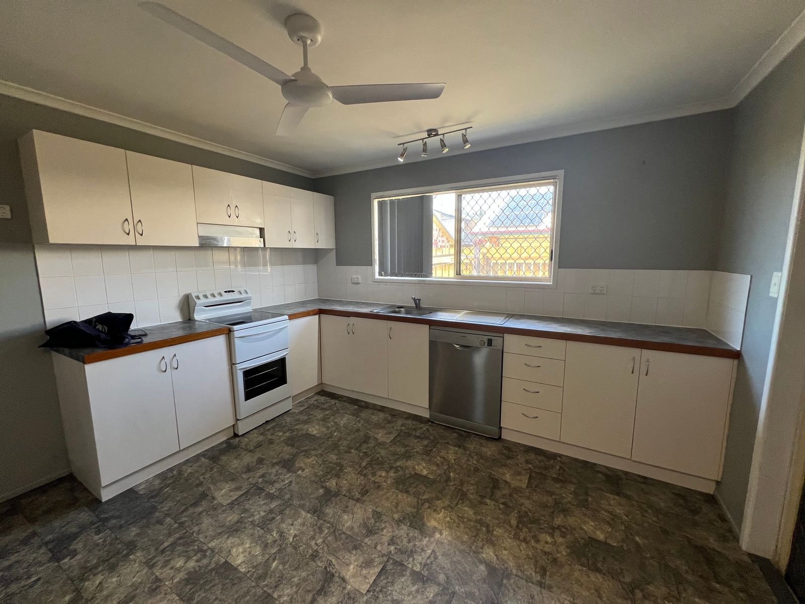 3/307 Bridge Road, West Mackay QLD 4740, West Mackay - Thumbnail 5