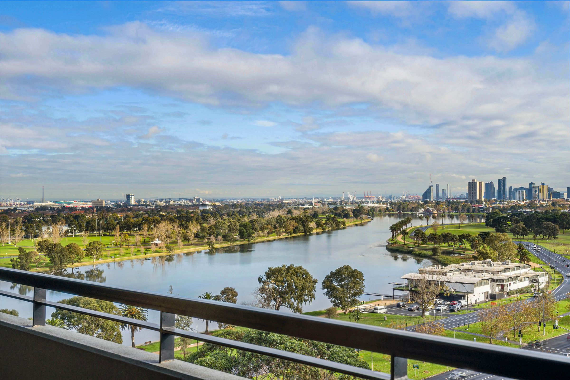 1215/74 Queens Road, Melbourne - Thumbnail 4