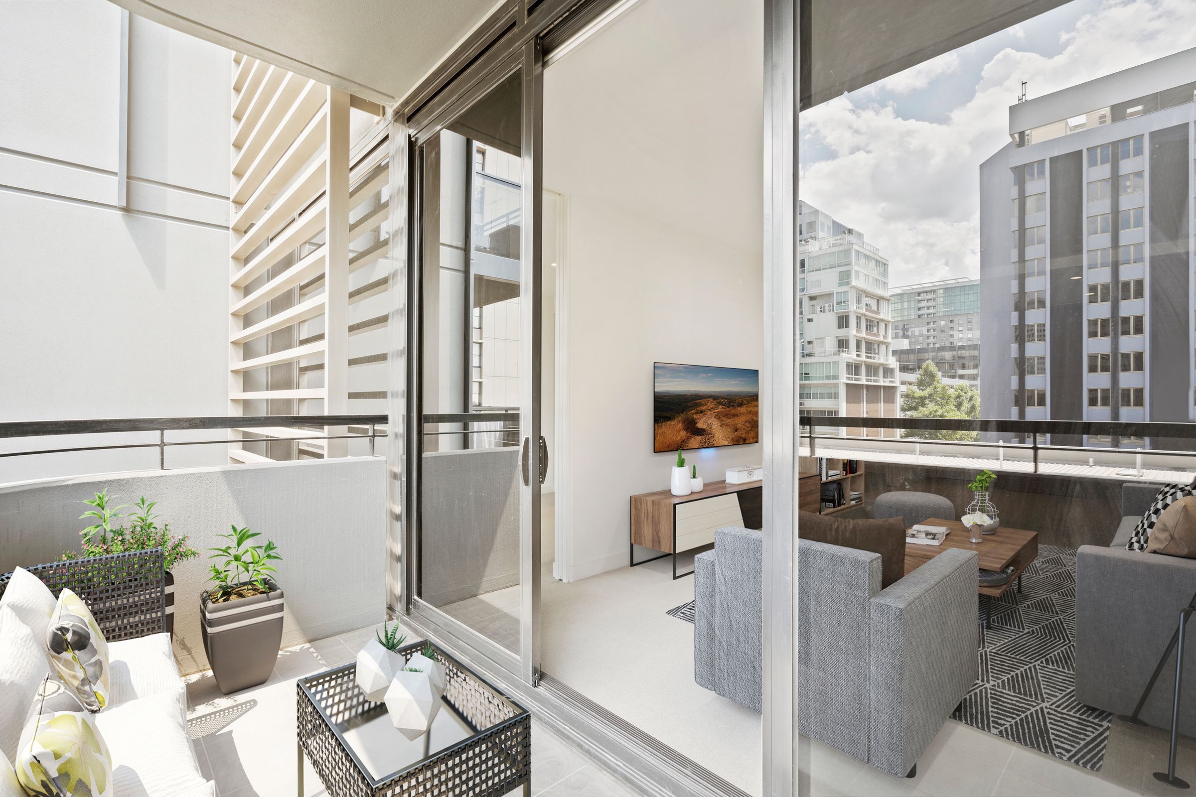 416/74 Queens Road, Melbourne - Thumbnail 6