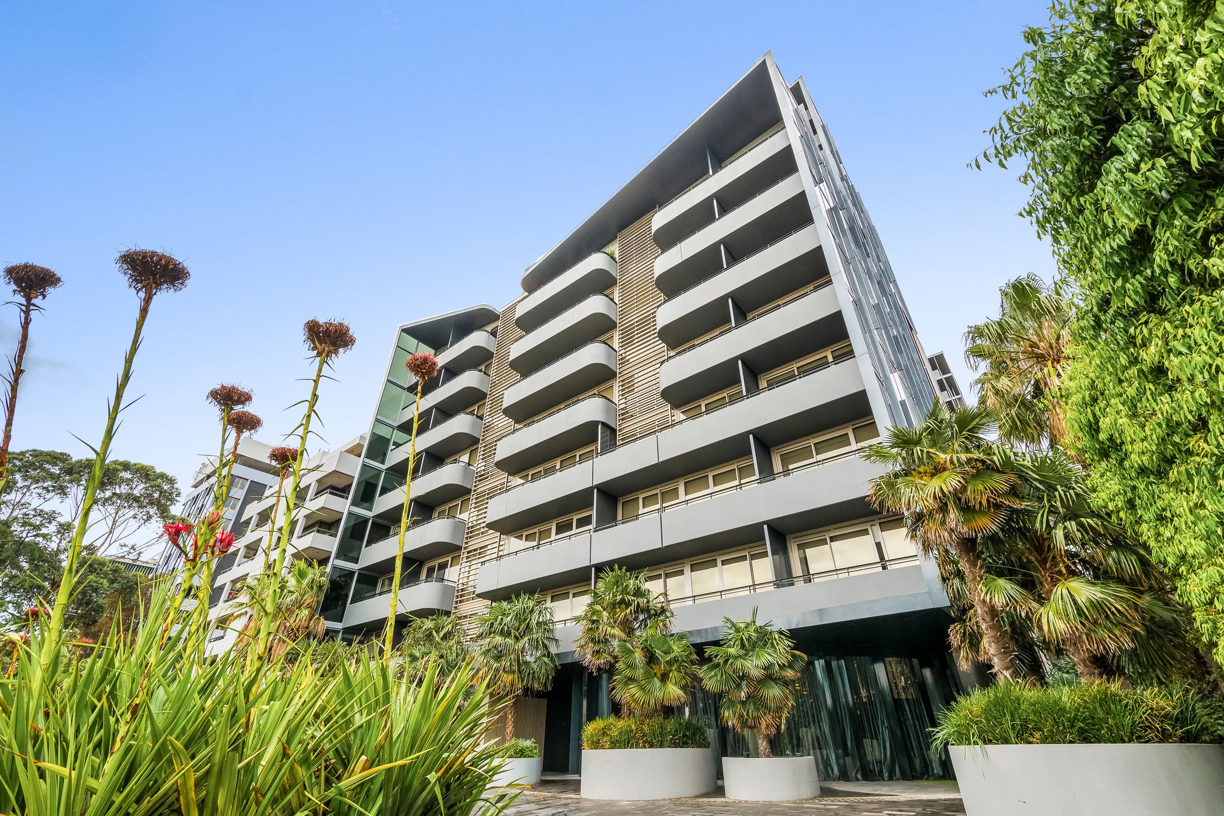 416/74 Queens Road, Melbourne - Thumbnail 3