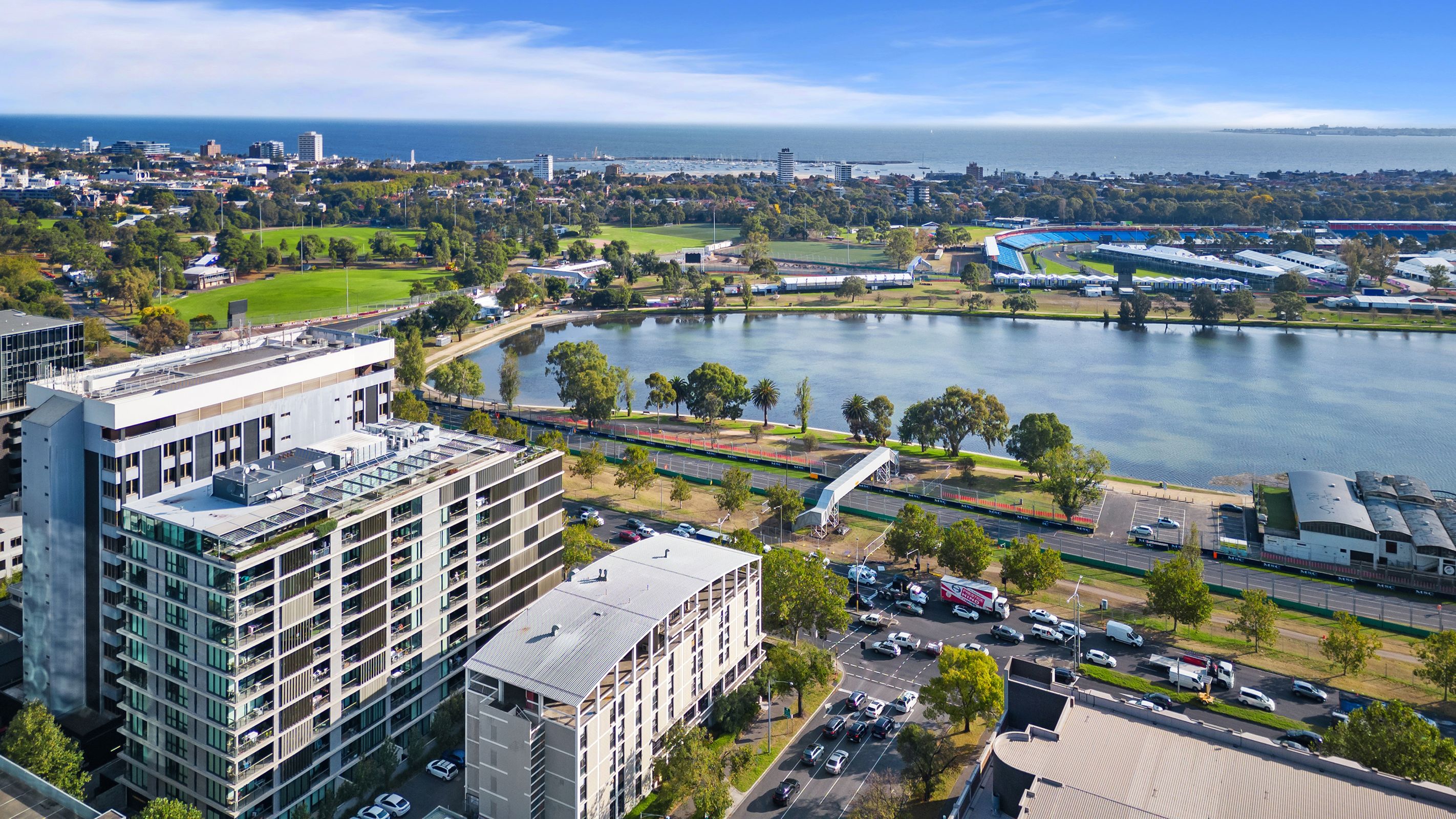 908/70 Queens Road, Melbourne - Thumbnail 4