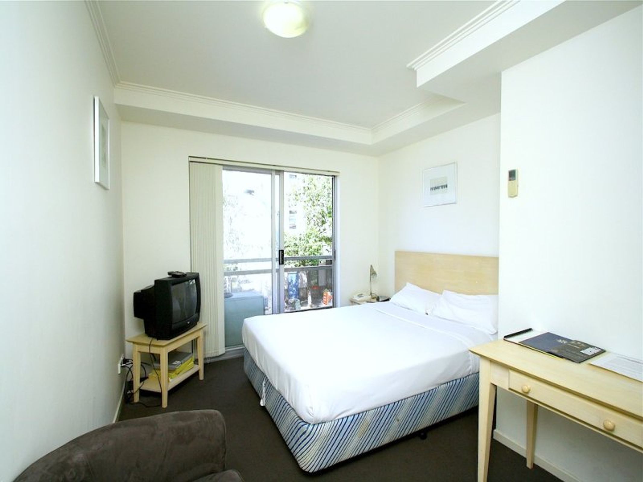 207/118 Franklin Street, Melbourne - Thumbnail 3