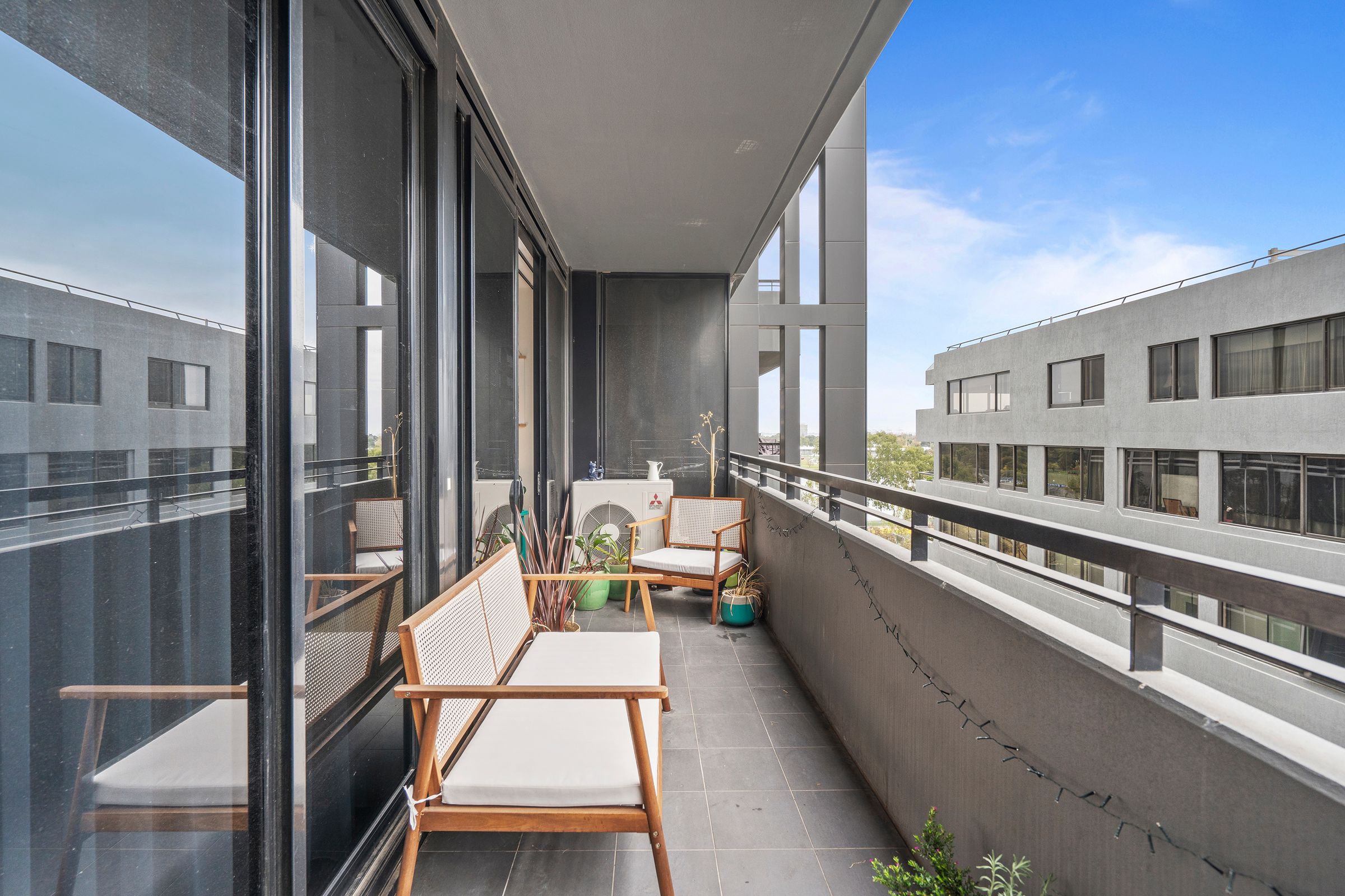 618/74 Queens Road, Melbourne - Thumbnail 3