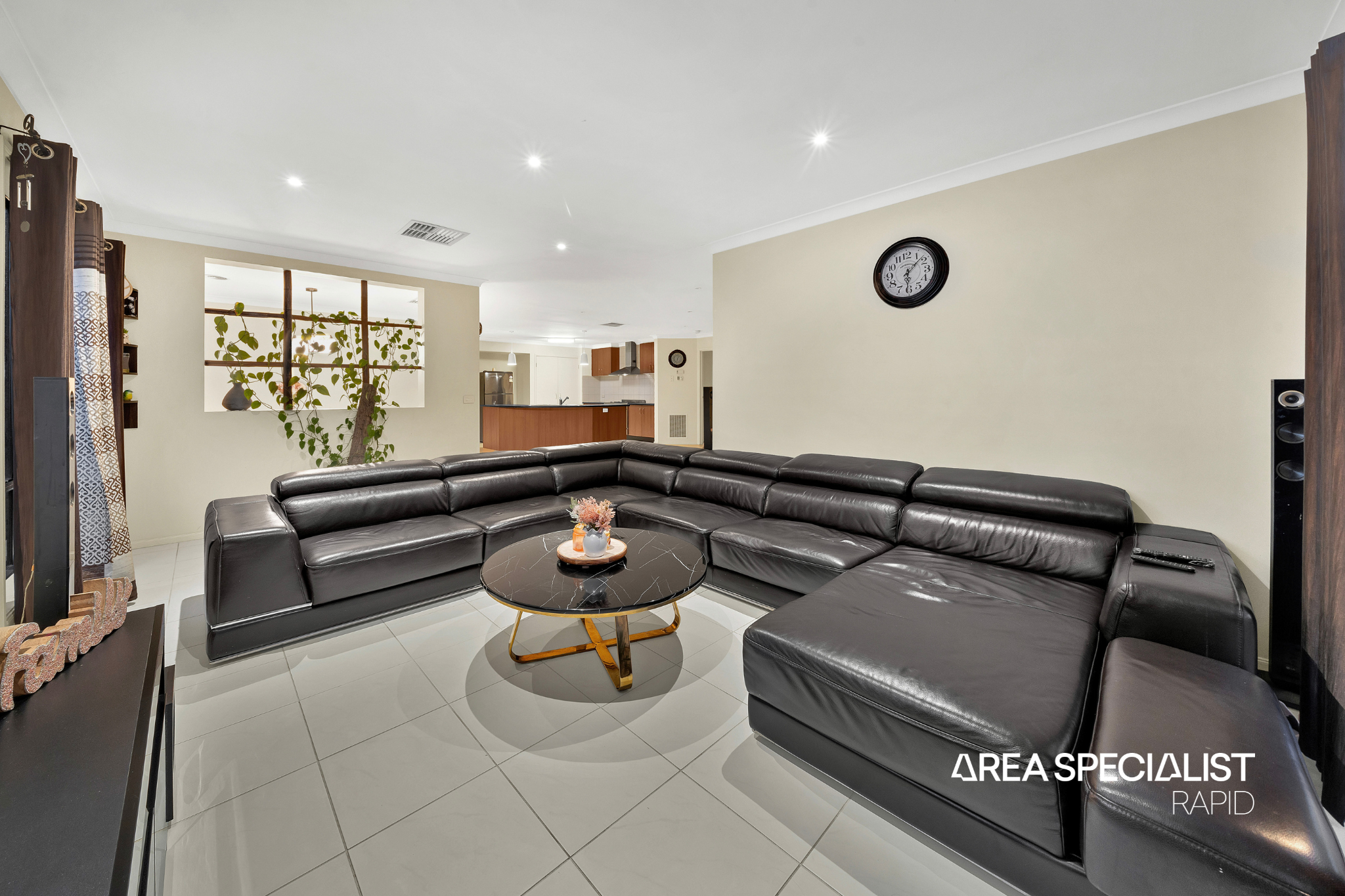 15 Fairways Boulevard, Cranbourne North, VIC 3977, Cranbourne North - Thumbnail 2