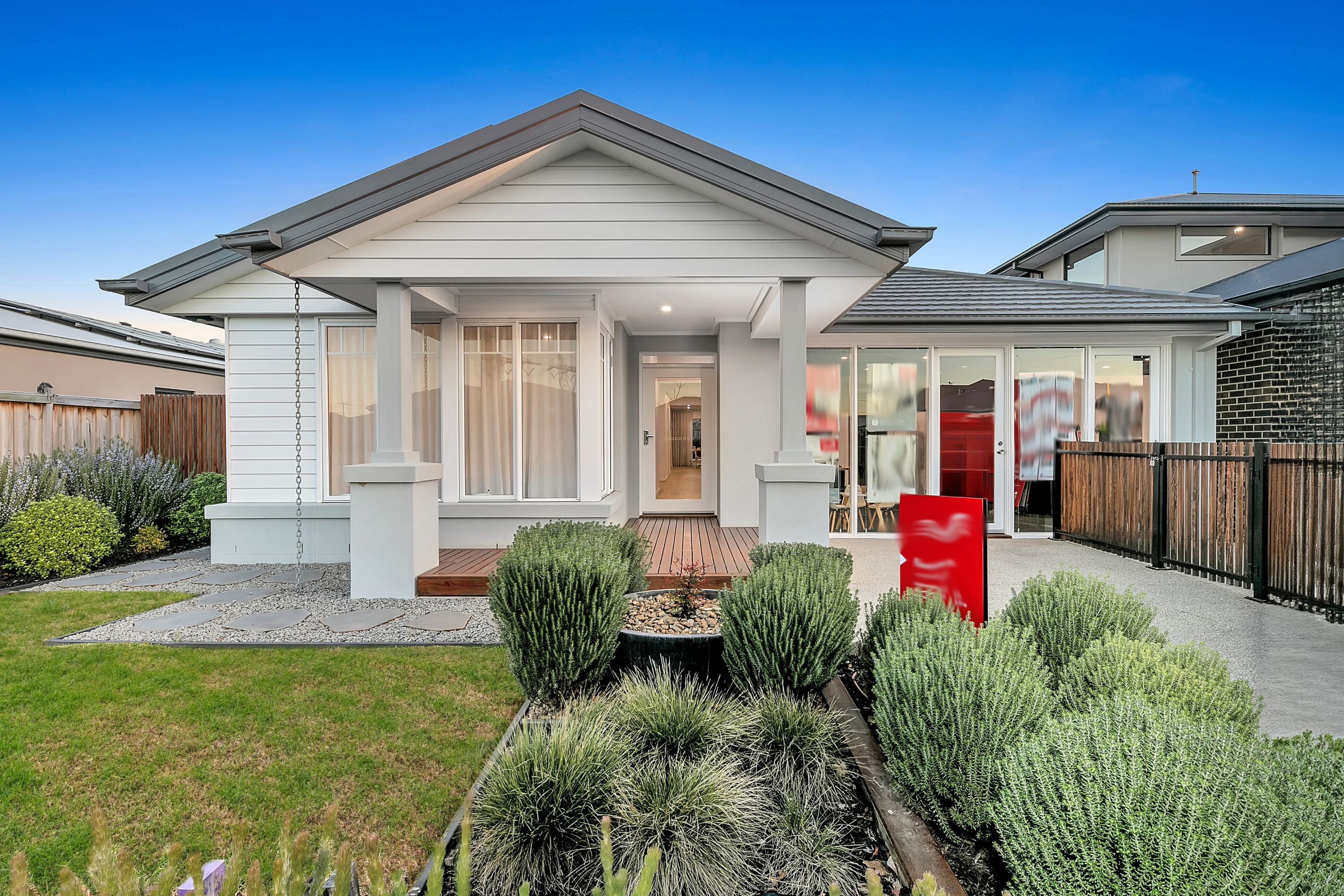 28 Grazing Way, Clyde North, Clyde North - Image 1