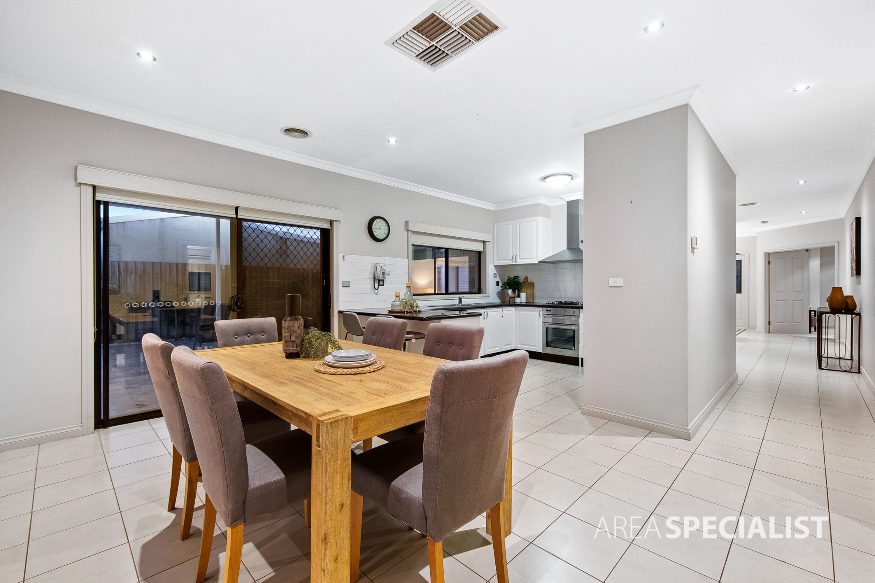 6 Holton Court, Hillside VIC 3037, Hillside - Thumbnail 8