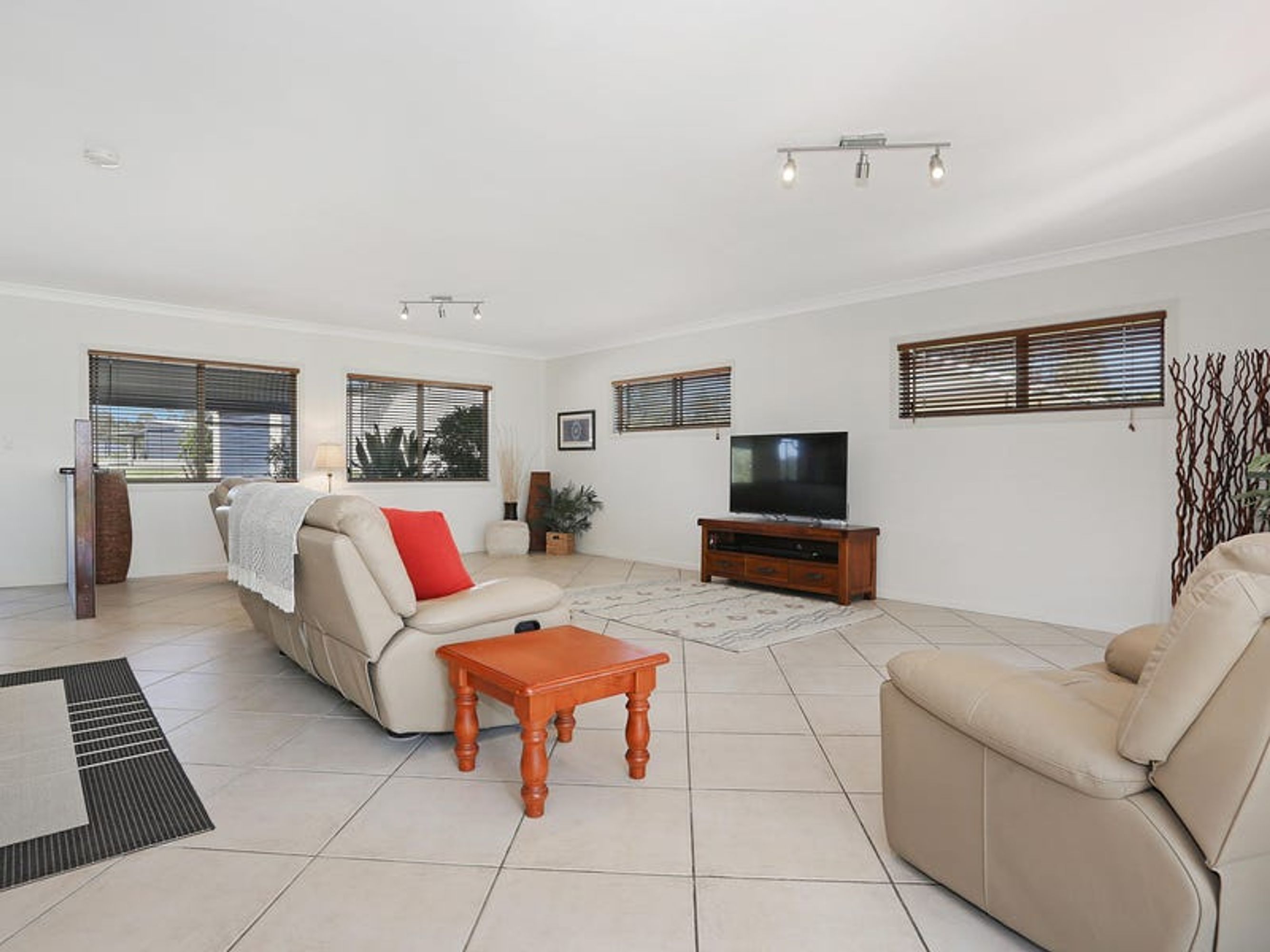 13 Hilltop Close, Lawrence - Thumbnail 6