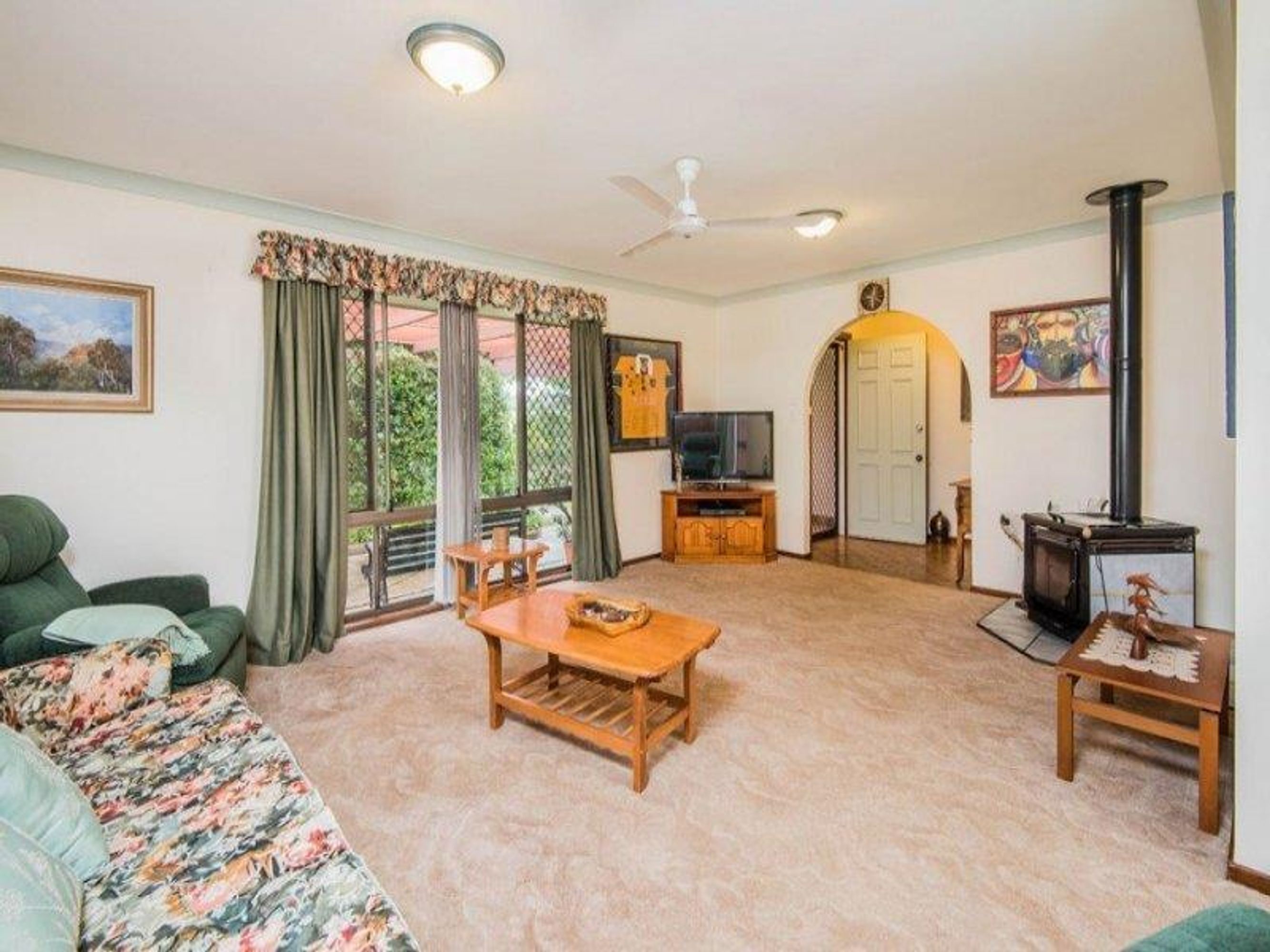 8 Sunset Drive, Junction Hill - Thumbnail 4