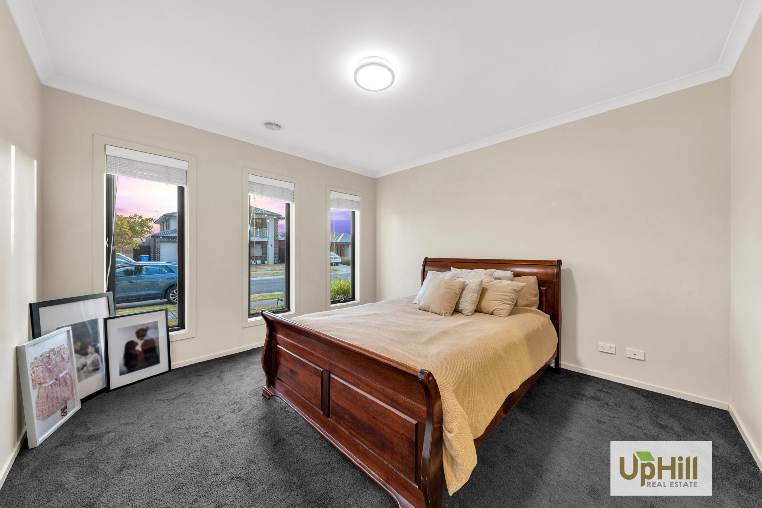 9 Langshan Road, Clyde North - Thumbnail 2