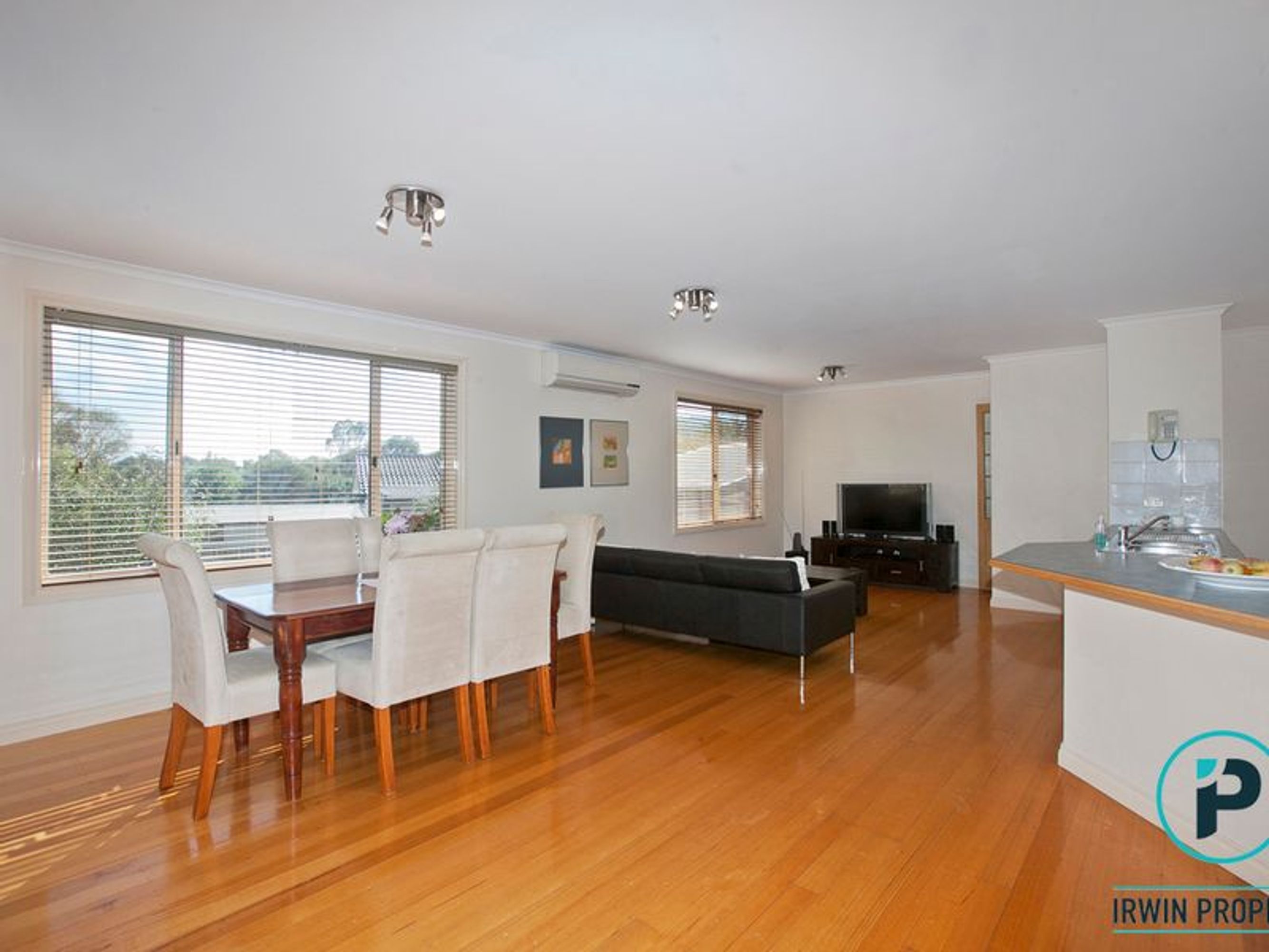 8 Charlton Crescent, Gordon - Thumbnail 6