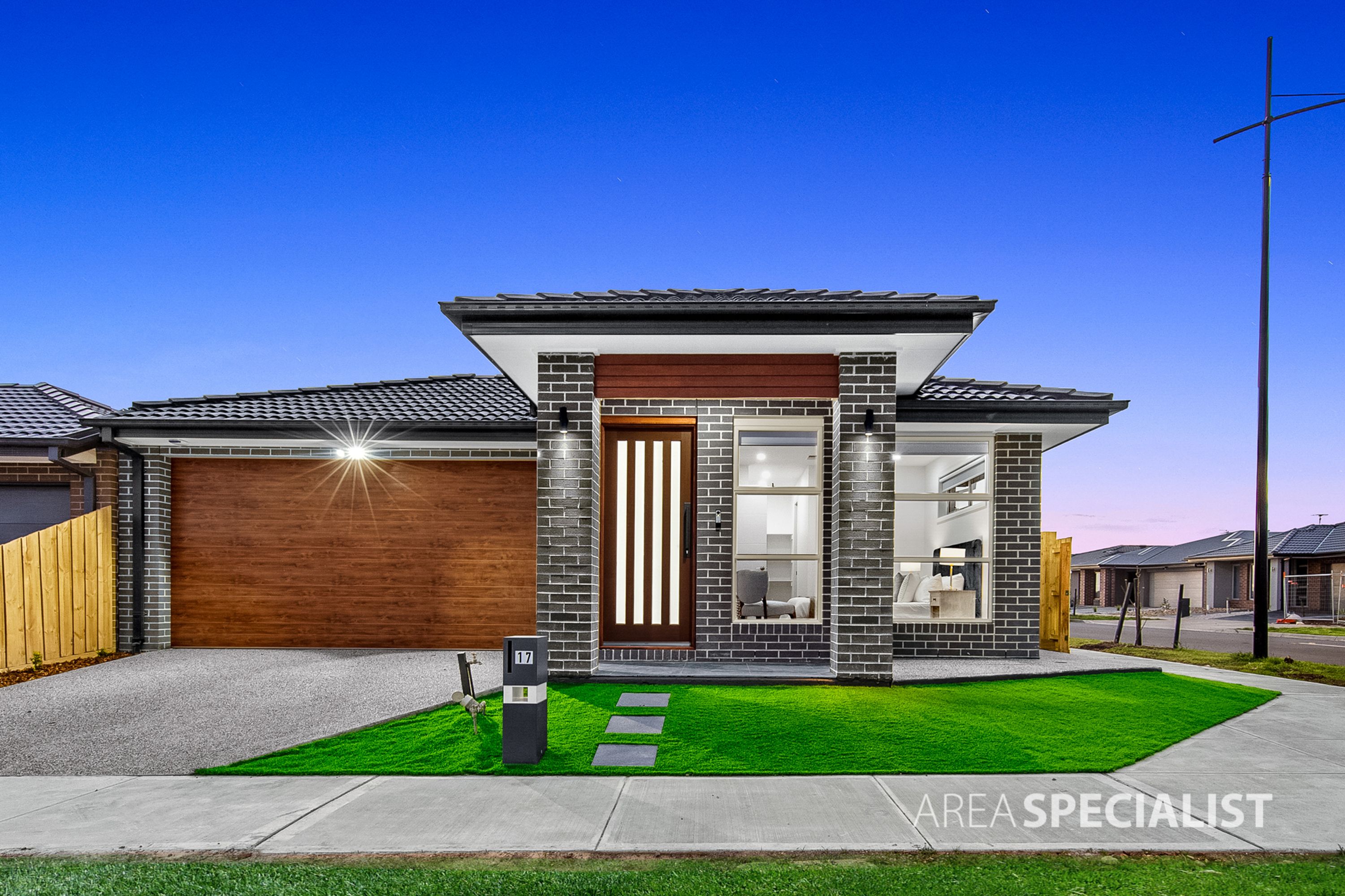 17 Crown Drive, Fraser Rise VIC 3336, Fraser Rise - Thumbnail 2